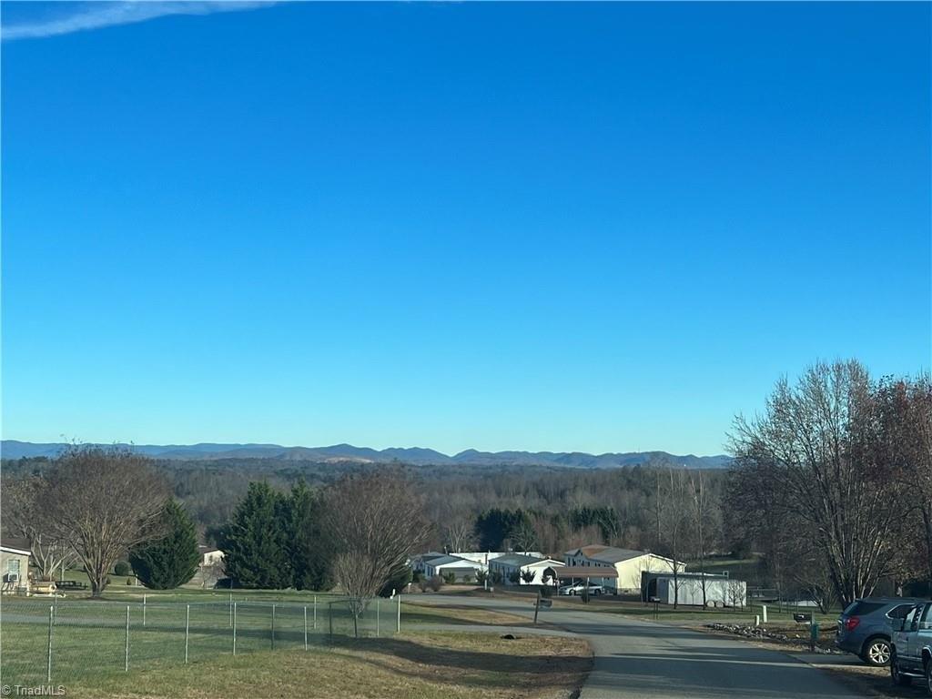 Amy Ct, Lenoir, NC 28645