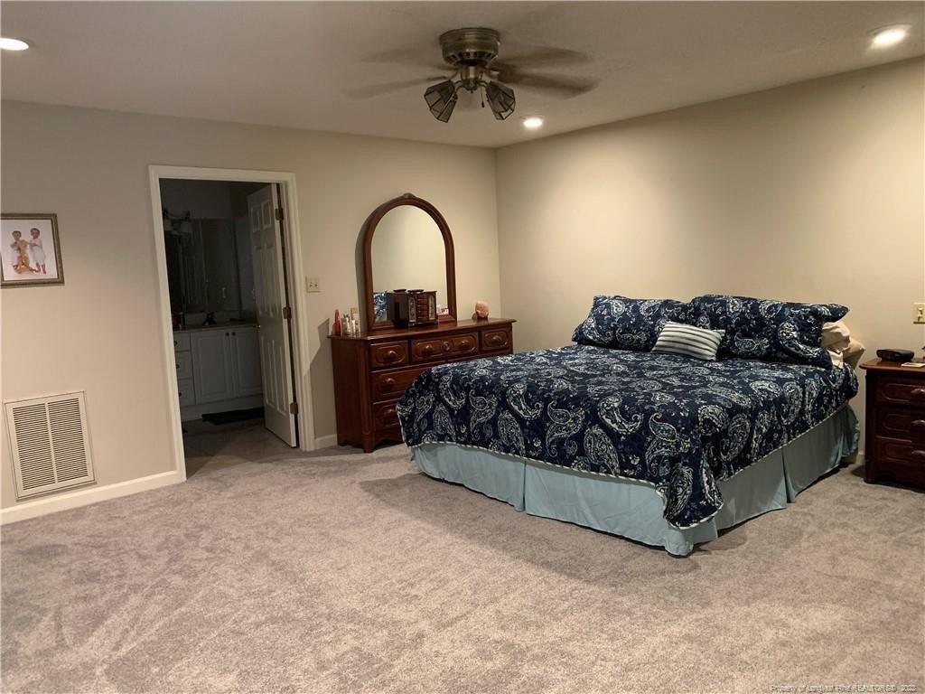 Manchester Ln, Lumberton, NC 28360