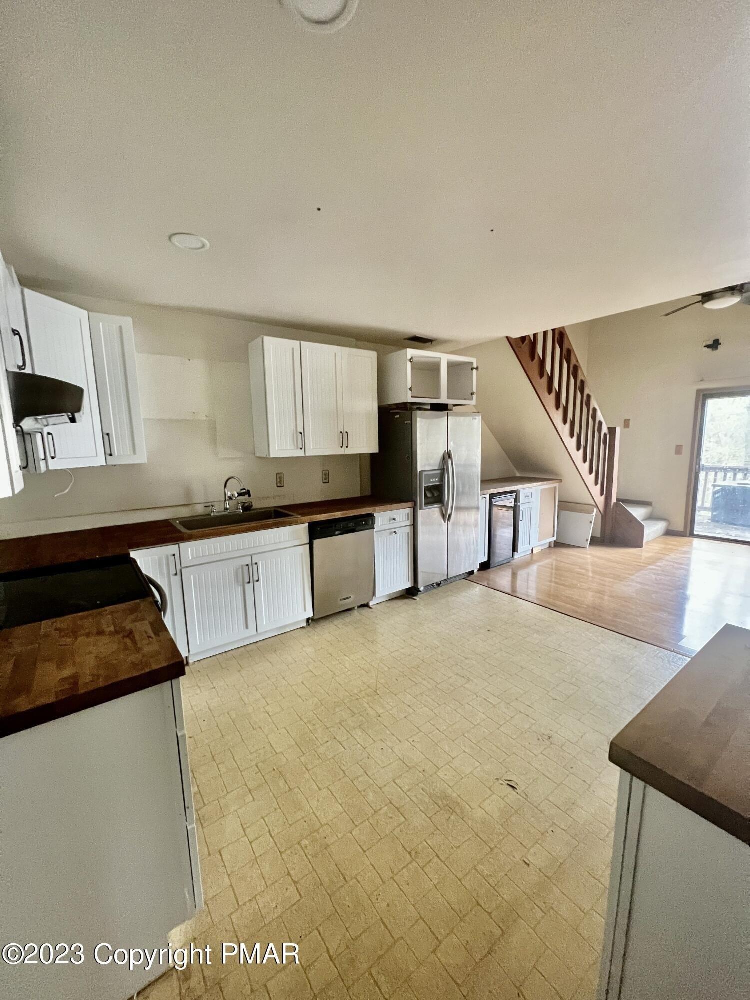 Meadow View Ct, Bushkill, PA 18324