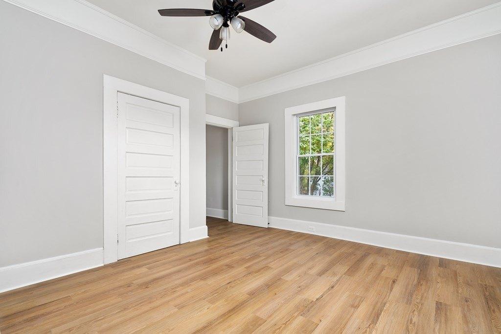 Jesse St, Laurens, SC 29360