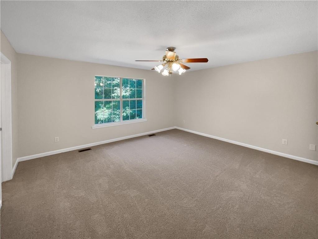 River Hill Dr, Flowery Branch, GA 30542