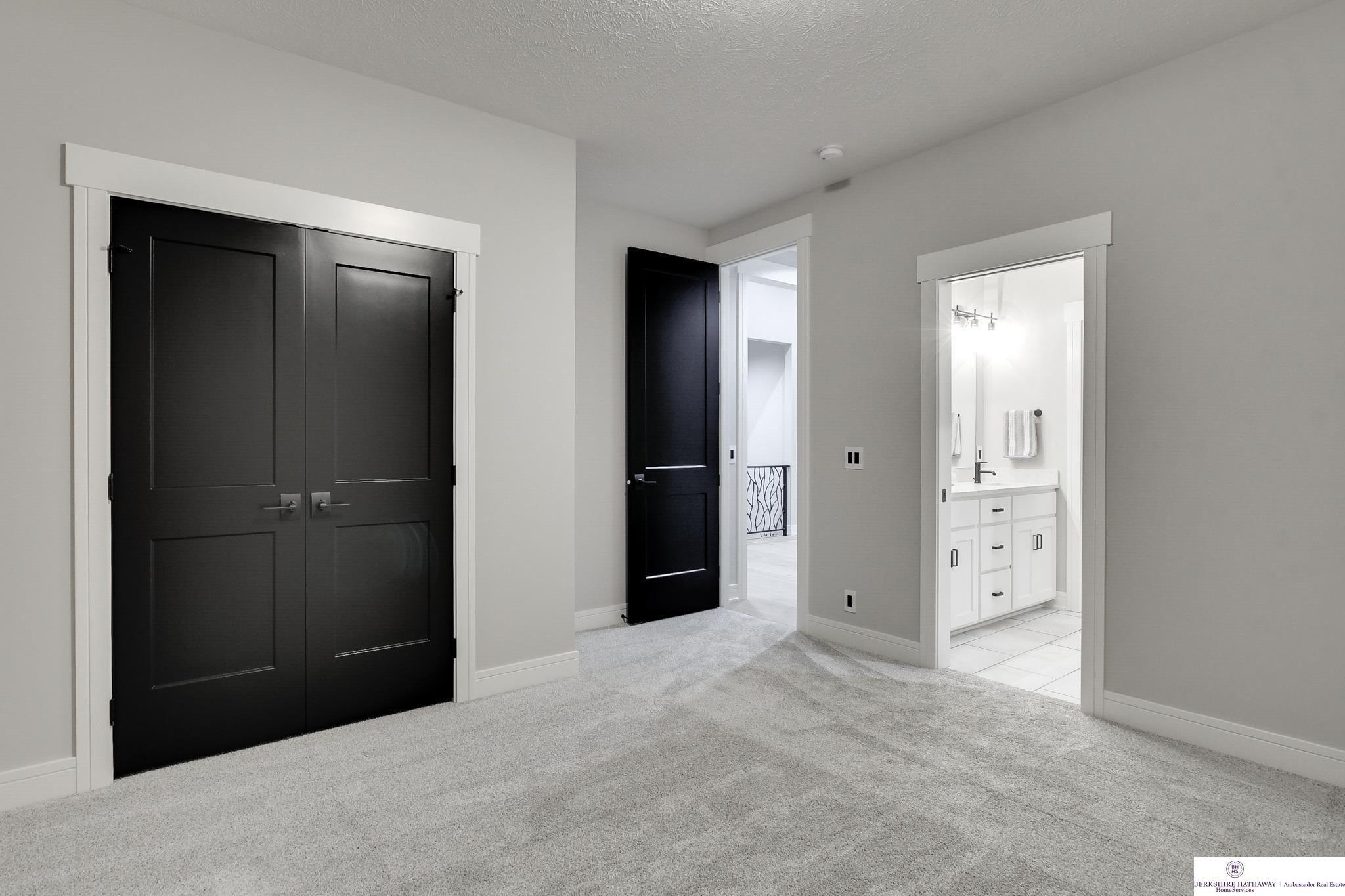 S 212th St, Elkhorn, NE 68022