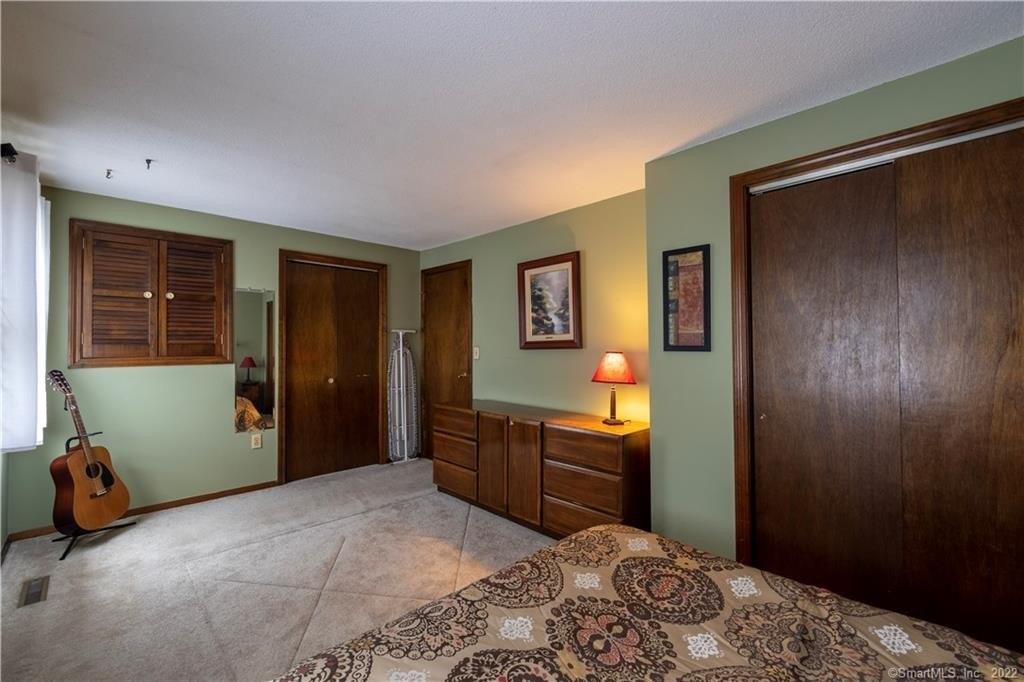 Meetinghouse Rdg, Meriden, CT 06450