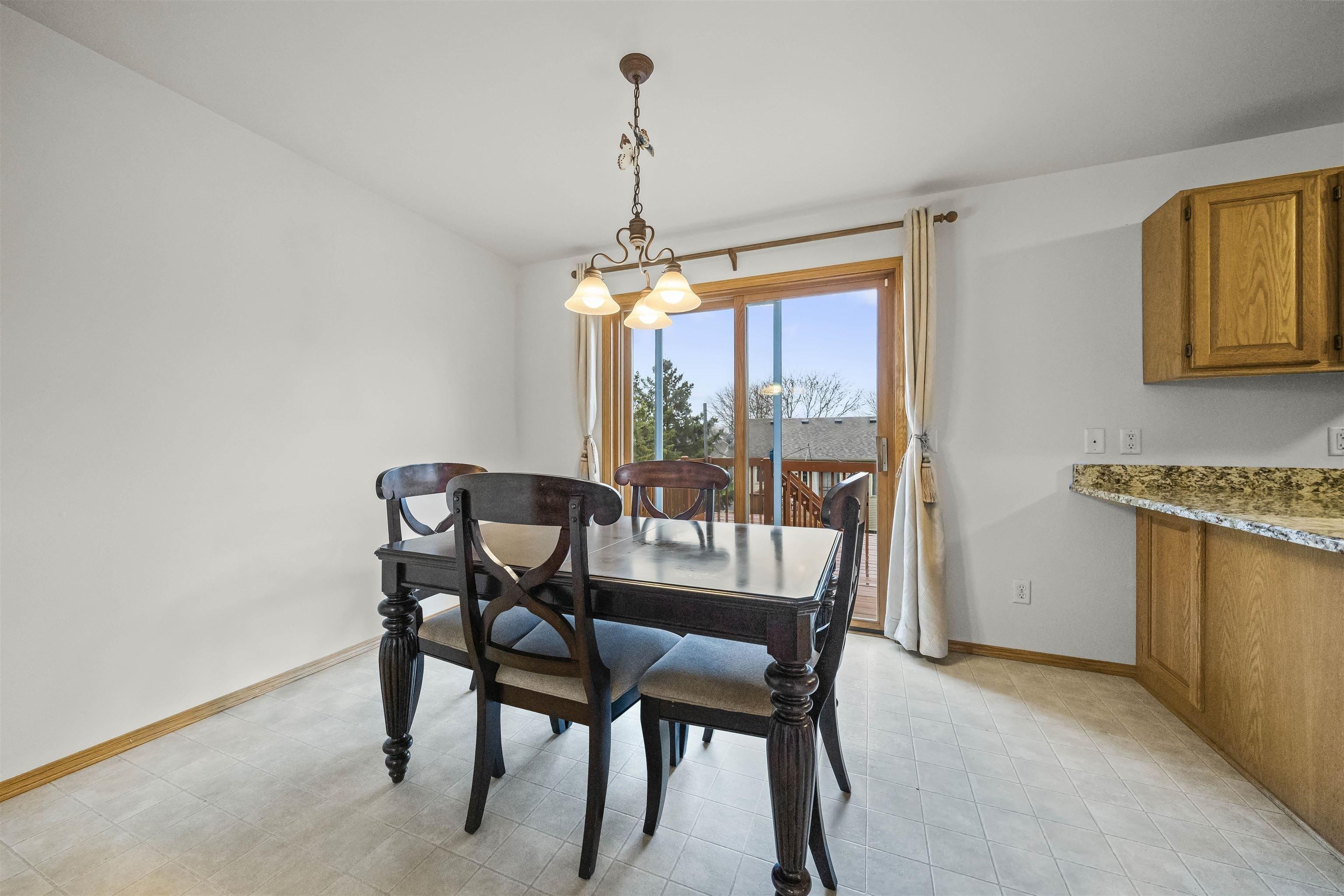 Jasmine Dr, Madison, WI 53719
