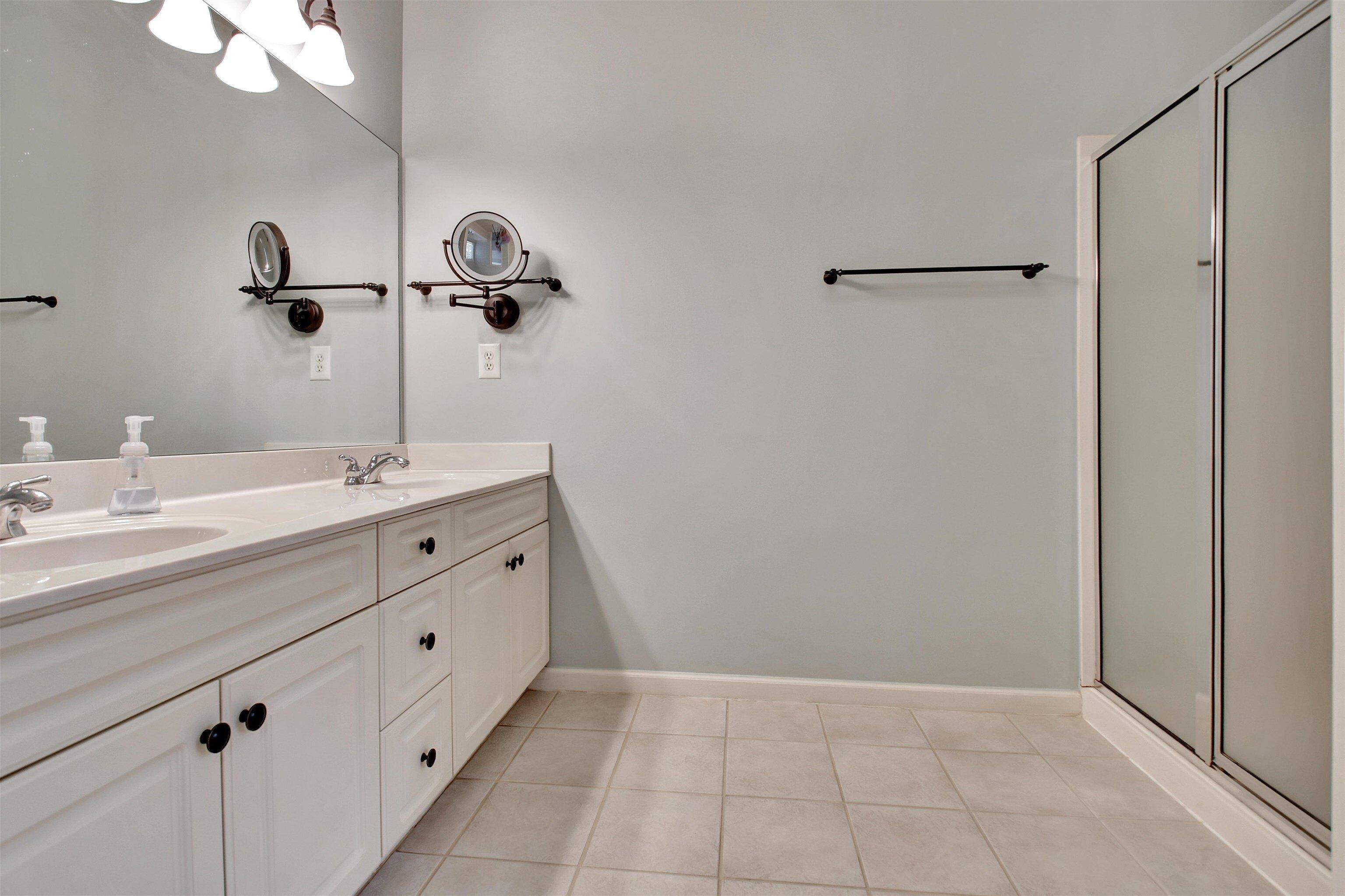 Cove Dr, Newnan, GA 30263