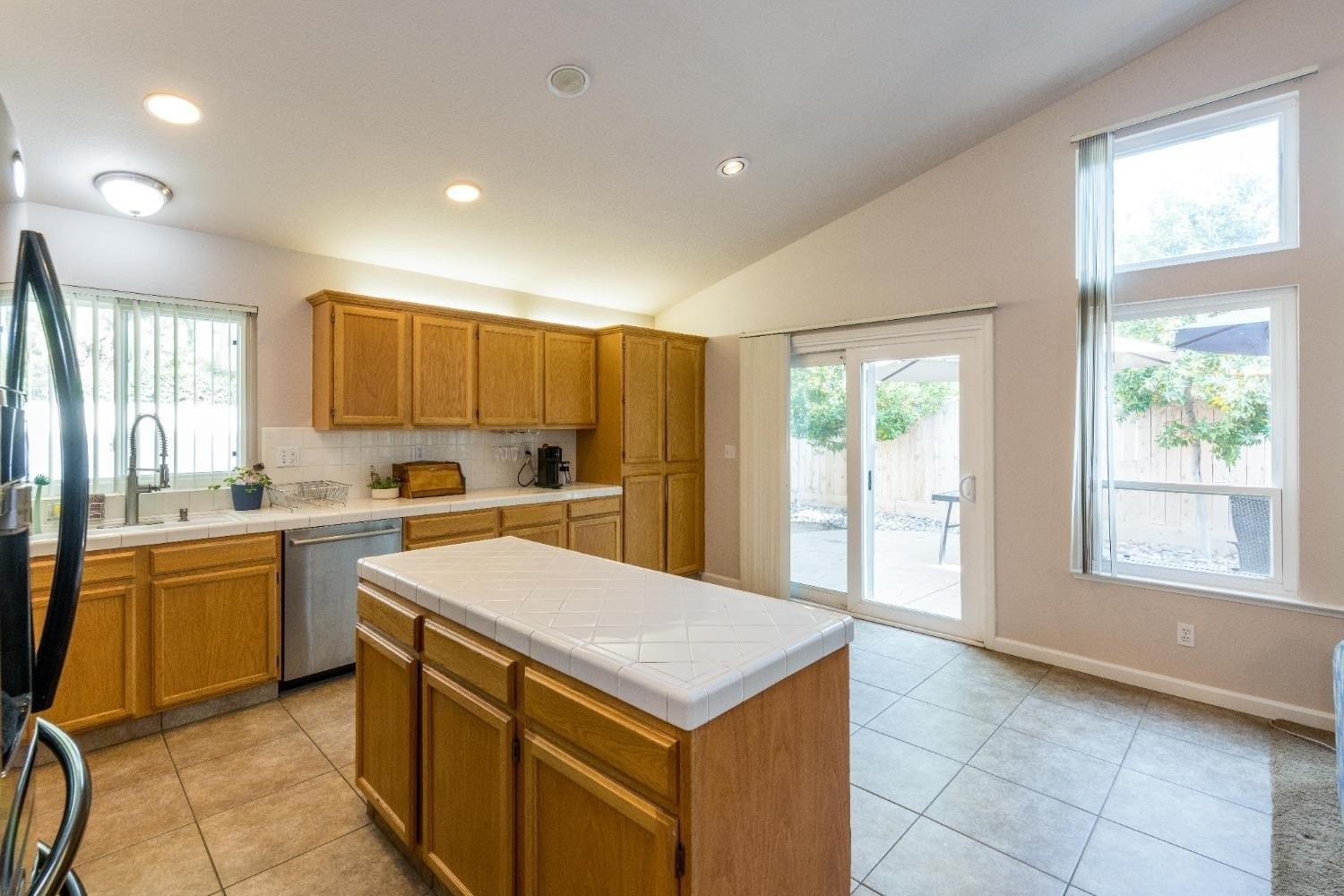 E Omaha Ave, Fresno, CA 93720