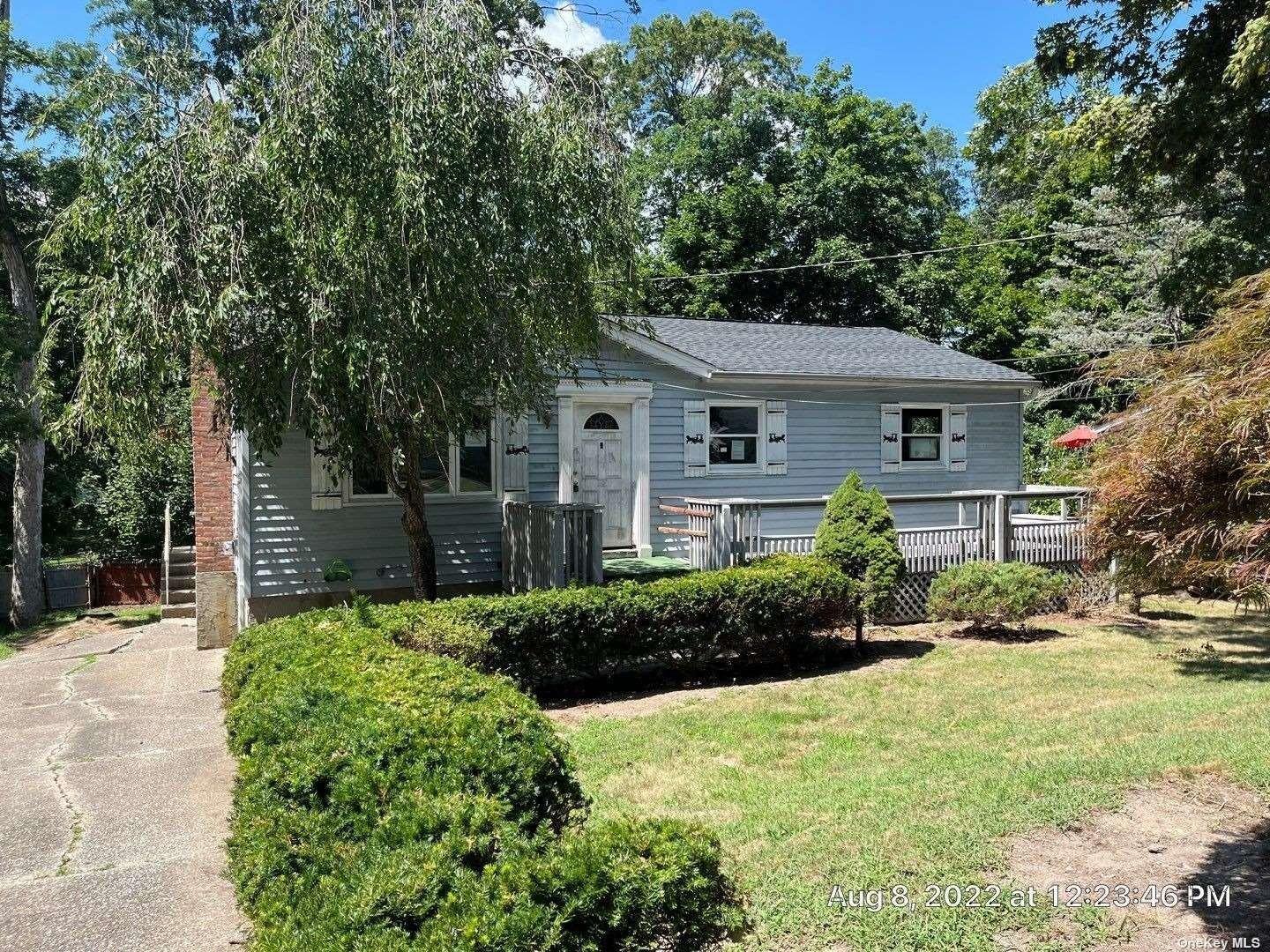 Palm Rd, Rocky Point, NY 11778