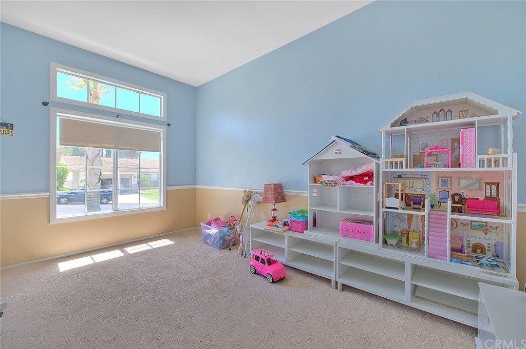 Bonaire Way, Murrieta, CA 92563