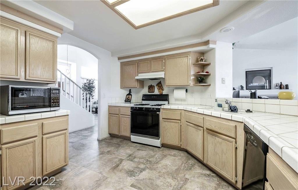 Desert Dawn Ln, Henderson, NV 89074