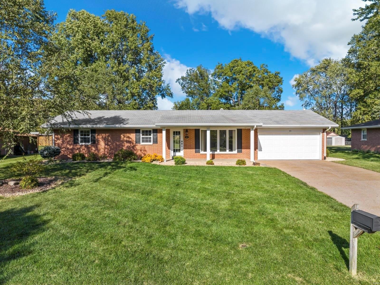 Fenwood Dr, Belleville, IL 62220