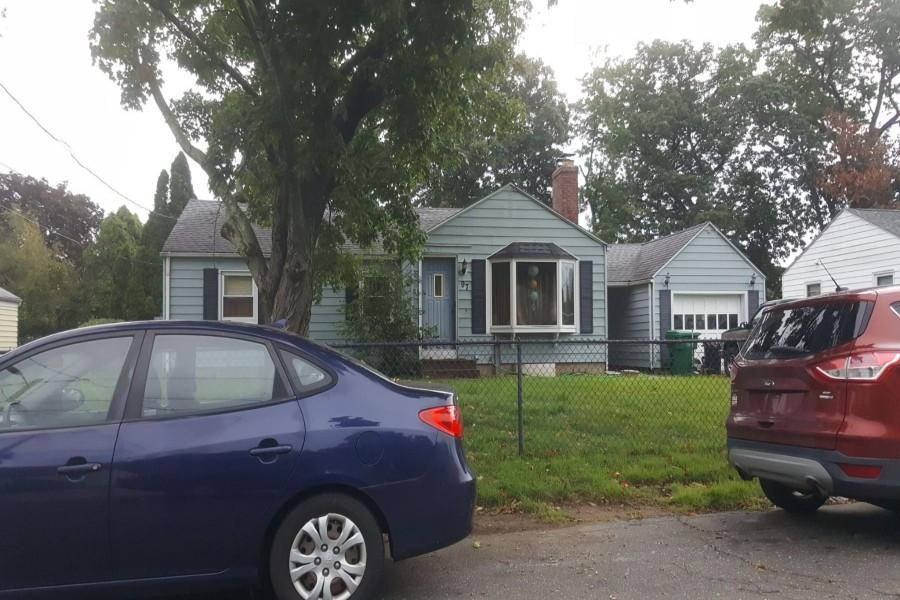 Leo Dr, Chicopee, MA 01020
