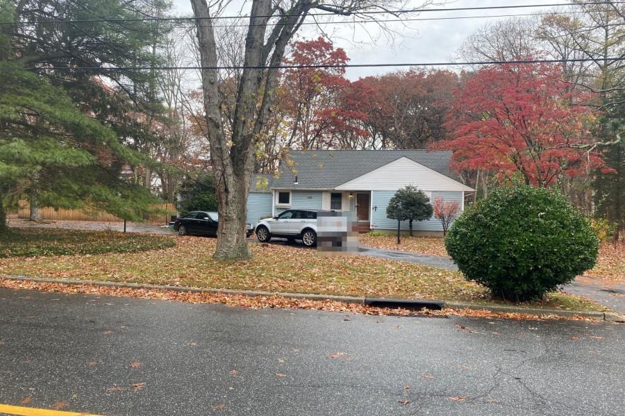 Westminster Ave, Dix Hills, NY 11746