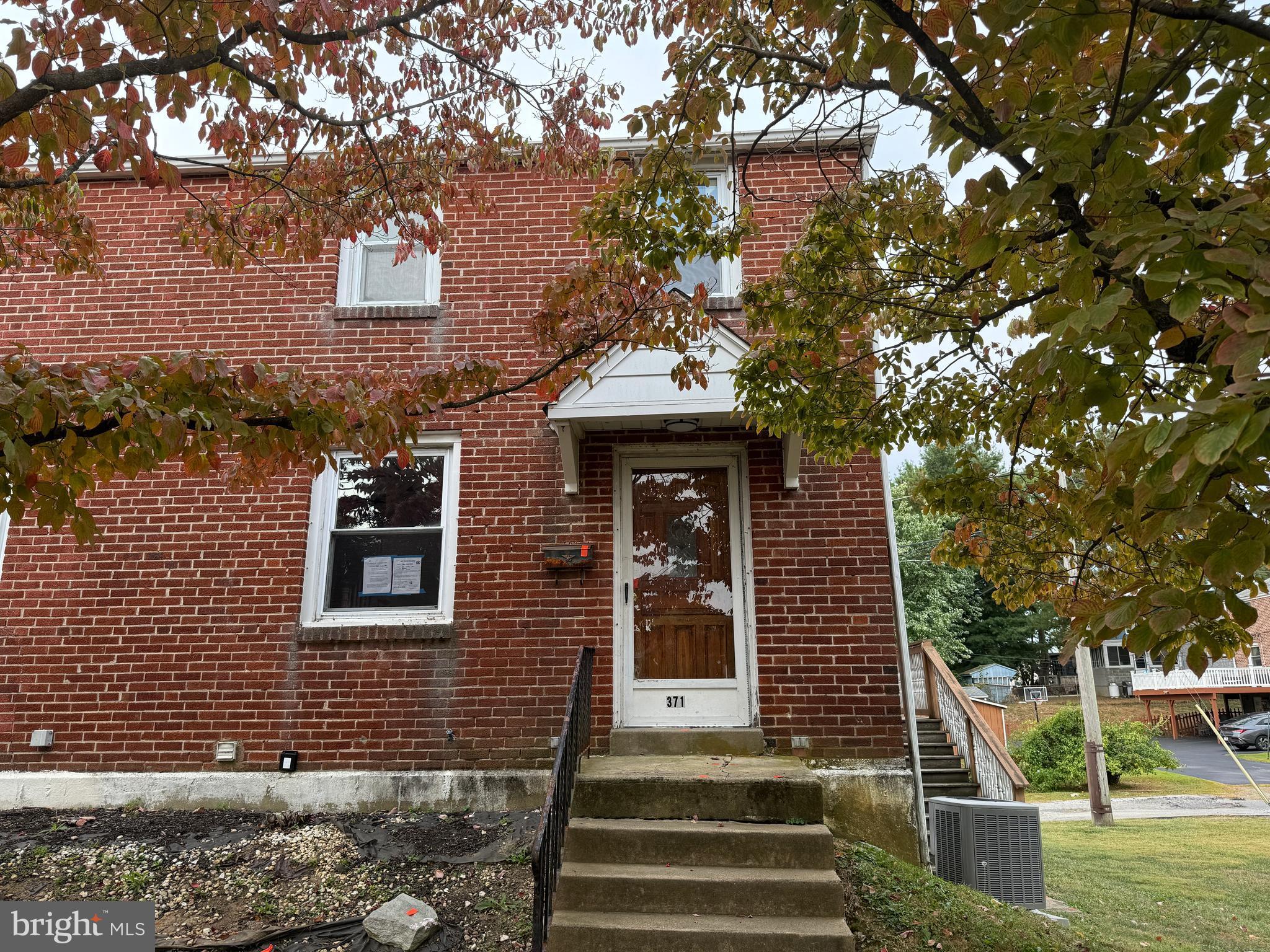 Cedar Ave, Holmes, PA 19043