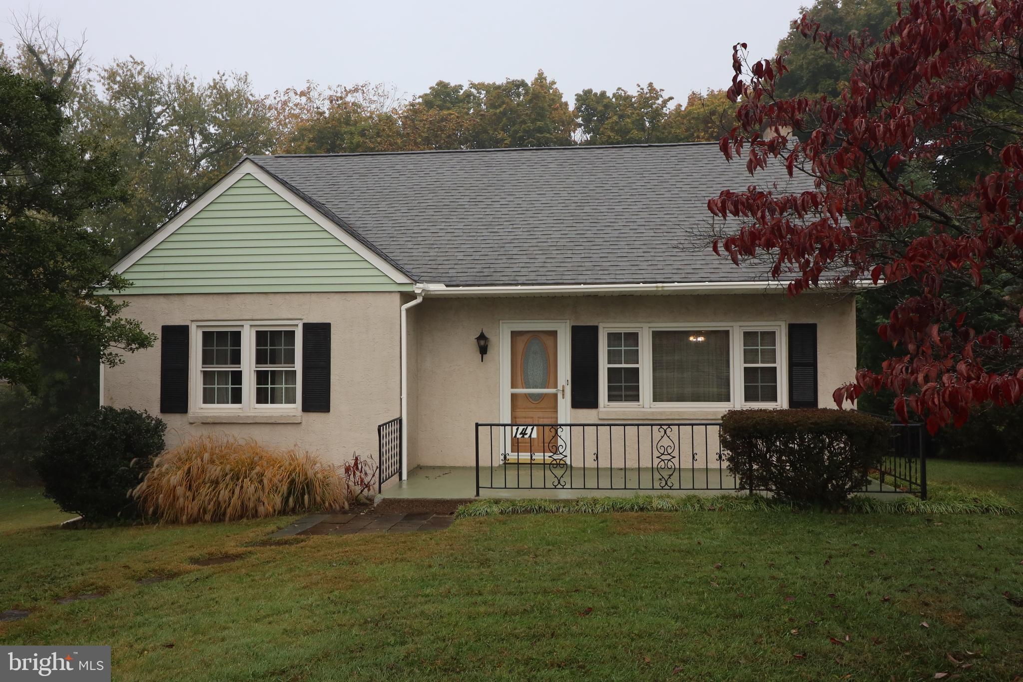 W Cherry Ln, Souderton, PA 18964