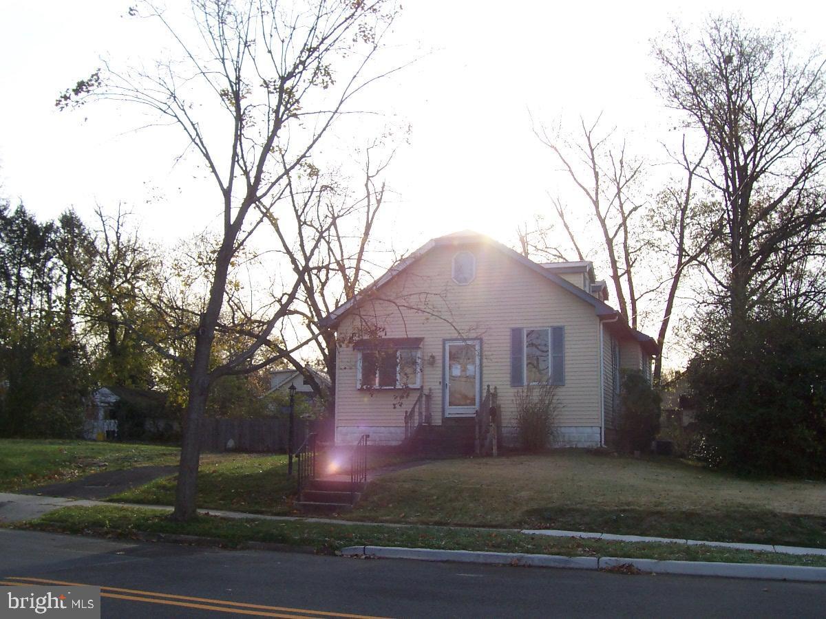 Hiawatha Rd, Somerdale, NJ 08083