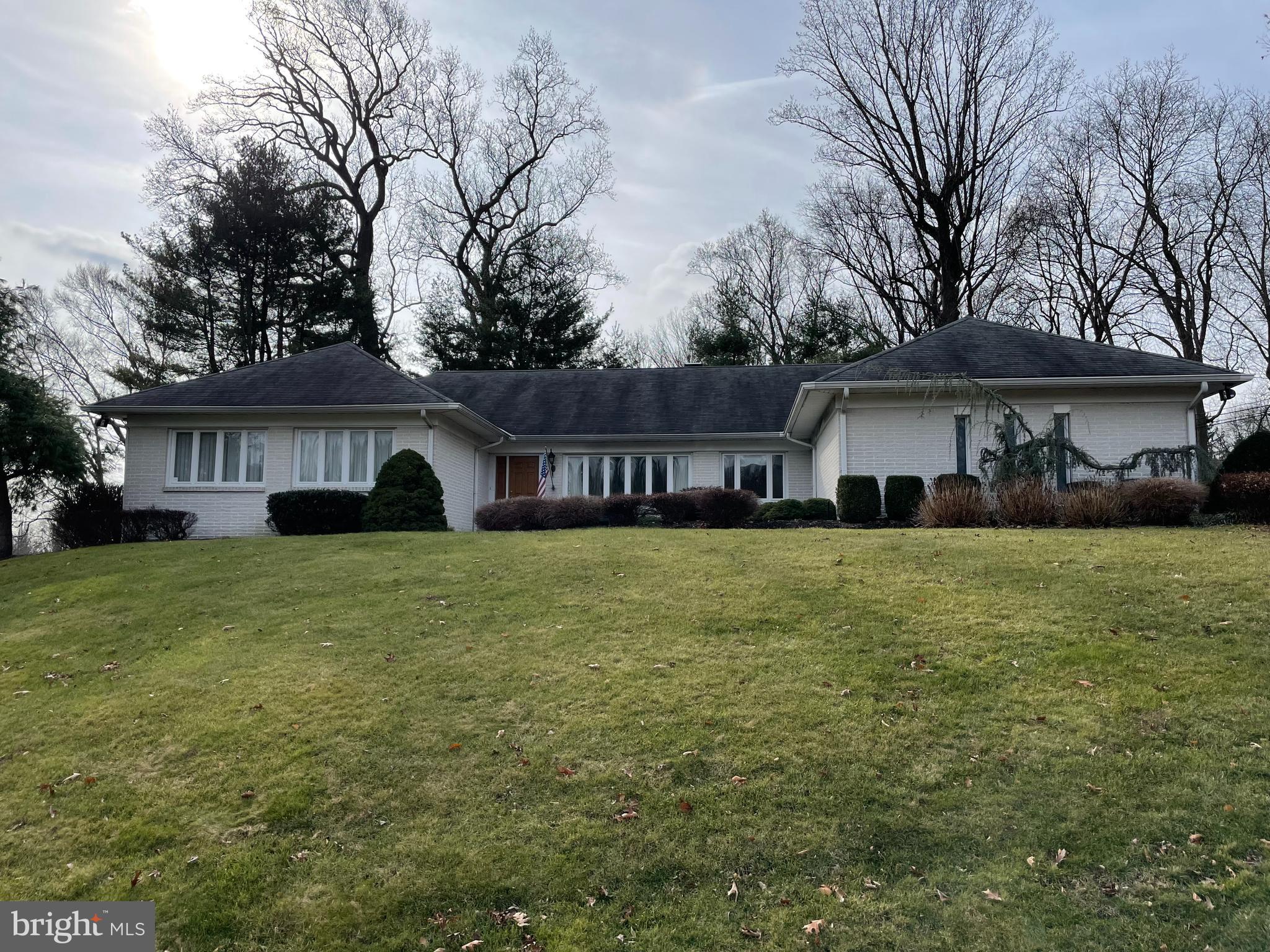 Waller Dr, Huntingdon Valley, PA 19006
