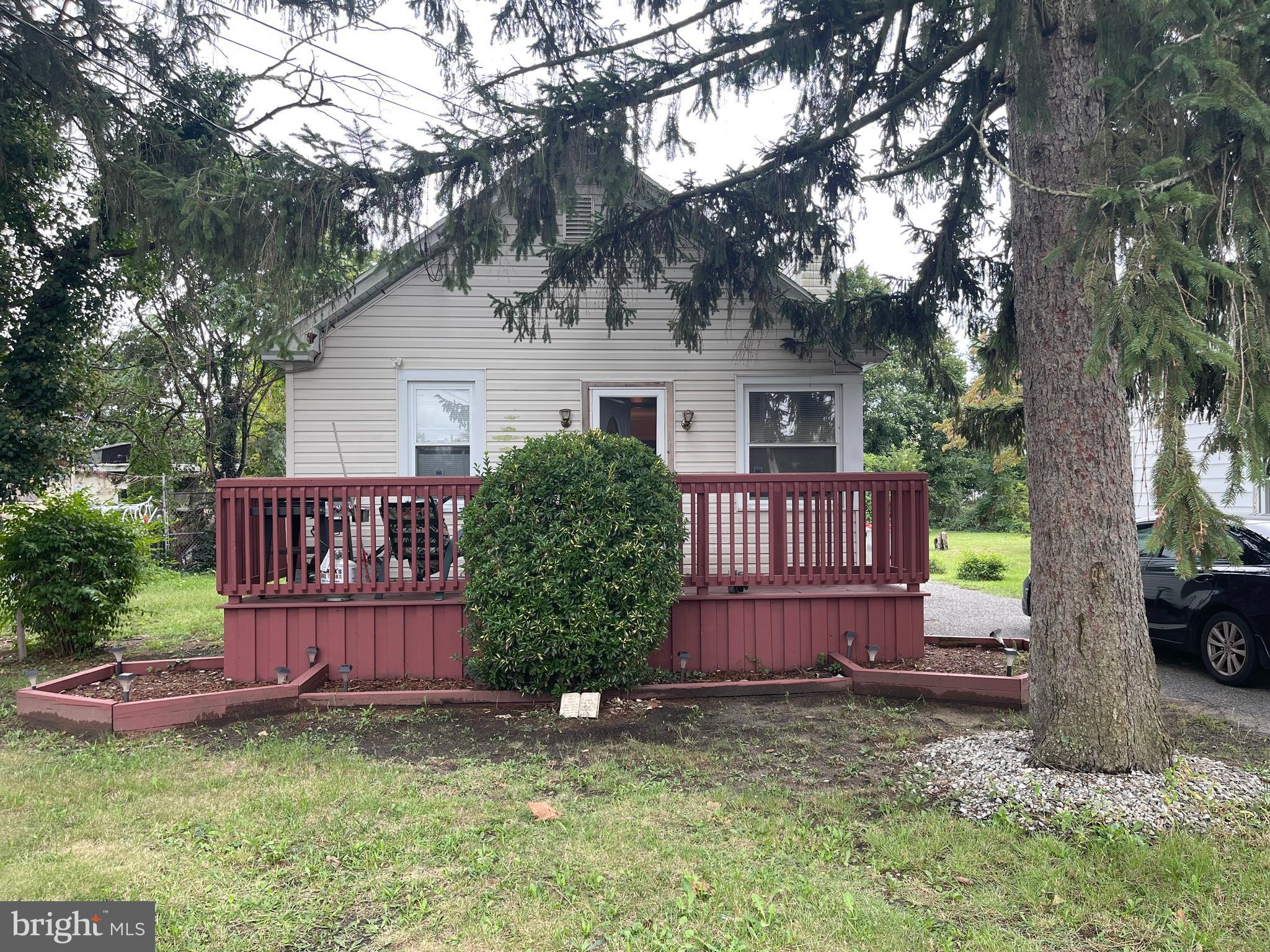 Laurel St, Vineland, NJ 08360