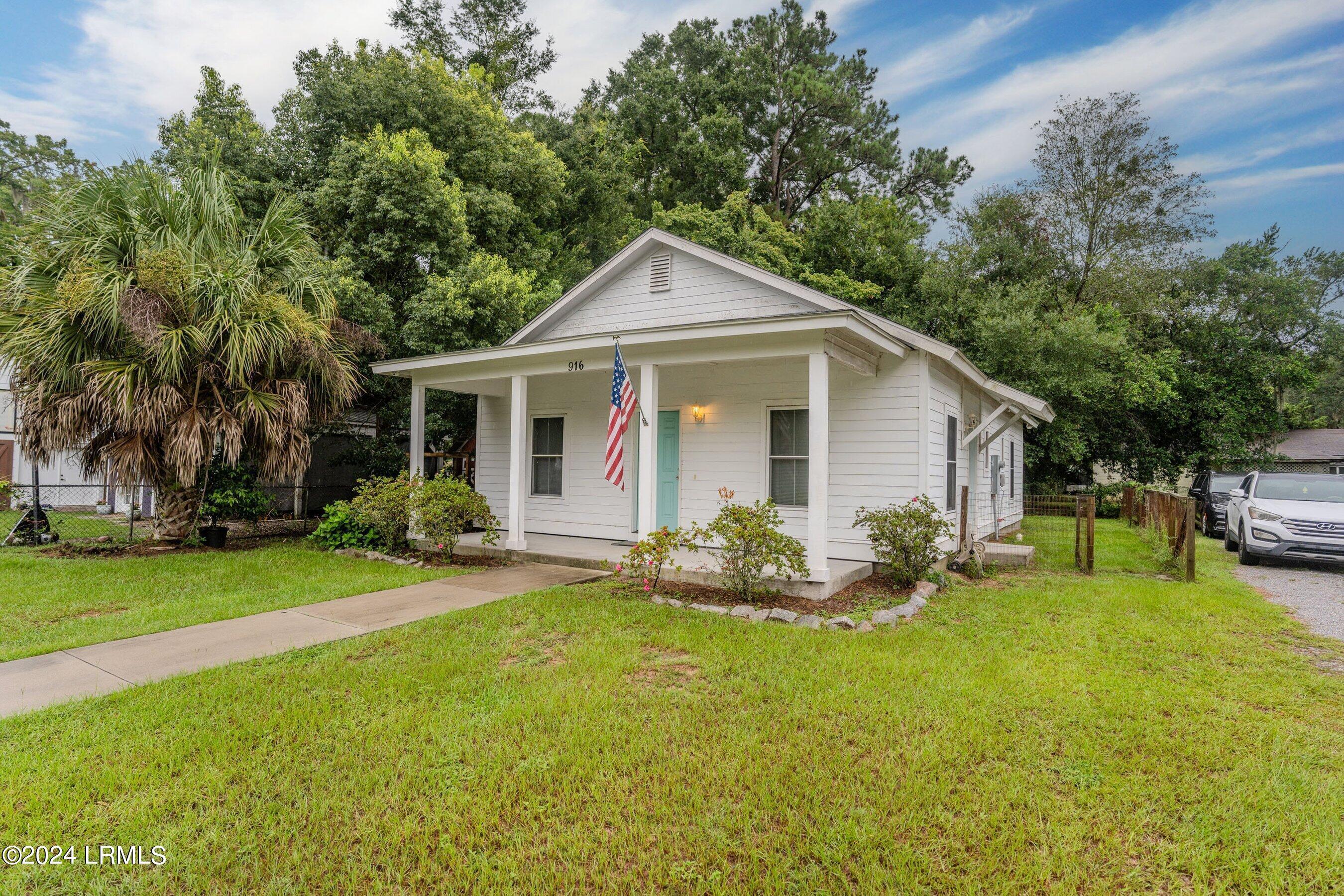 Lafayette St, Beaufort, SC 29902