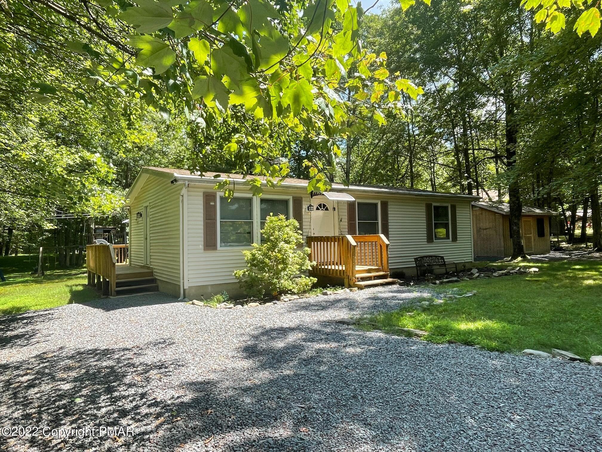 Dobson Mews, Albrightsville, PA 18210