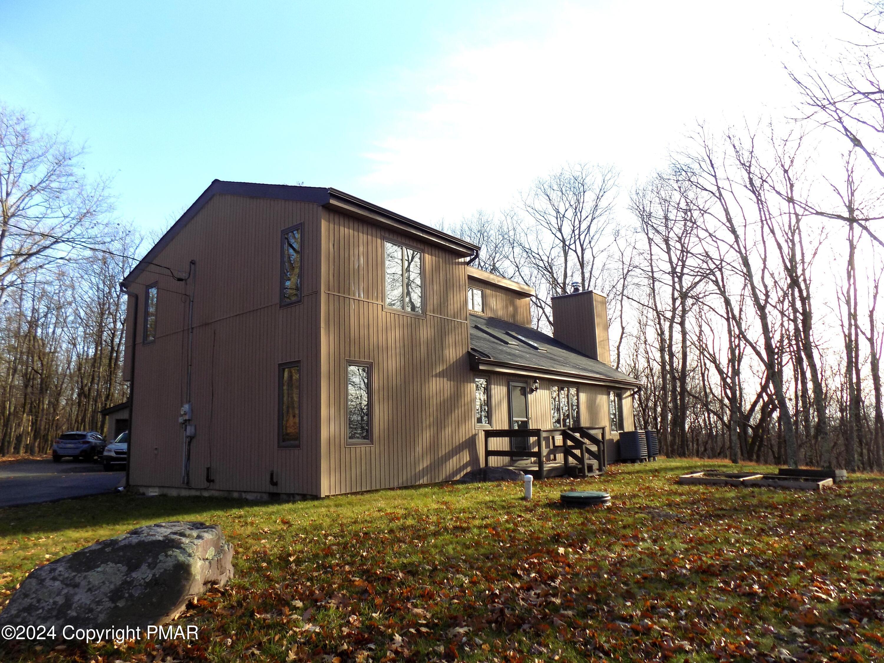 Algonquin Trl, Albrightsville, PA 18210