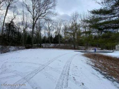 Weasel Rd, Dingmans Ferry, PA 18328