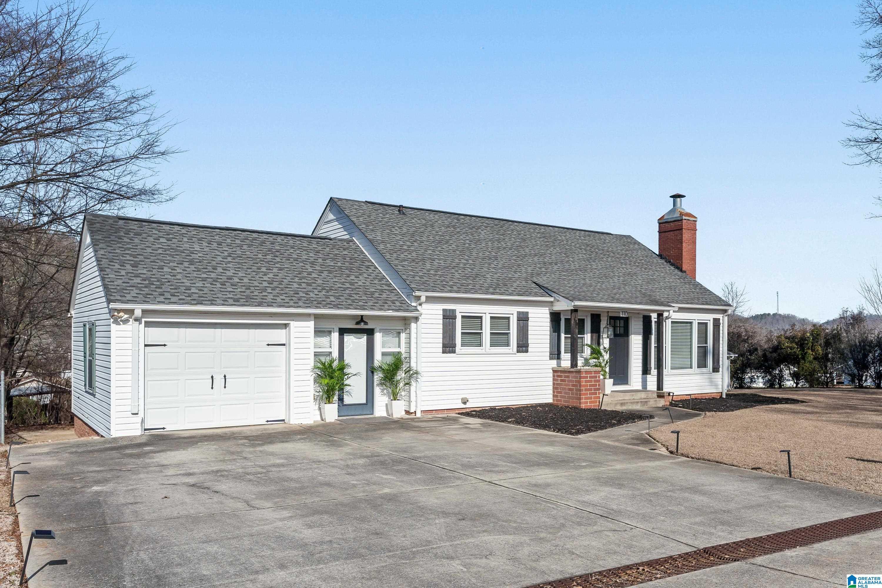 Adams Ave W, Oneonta, AL 35121