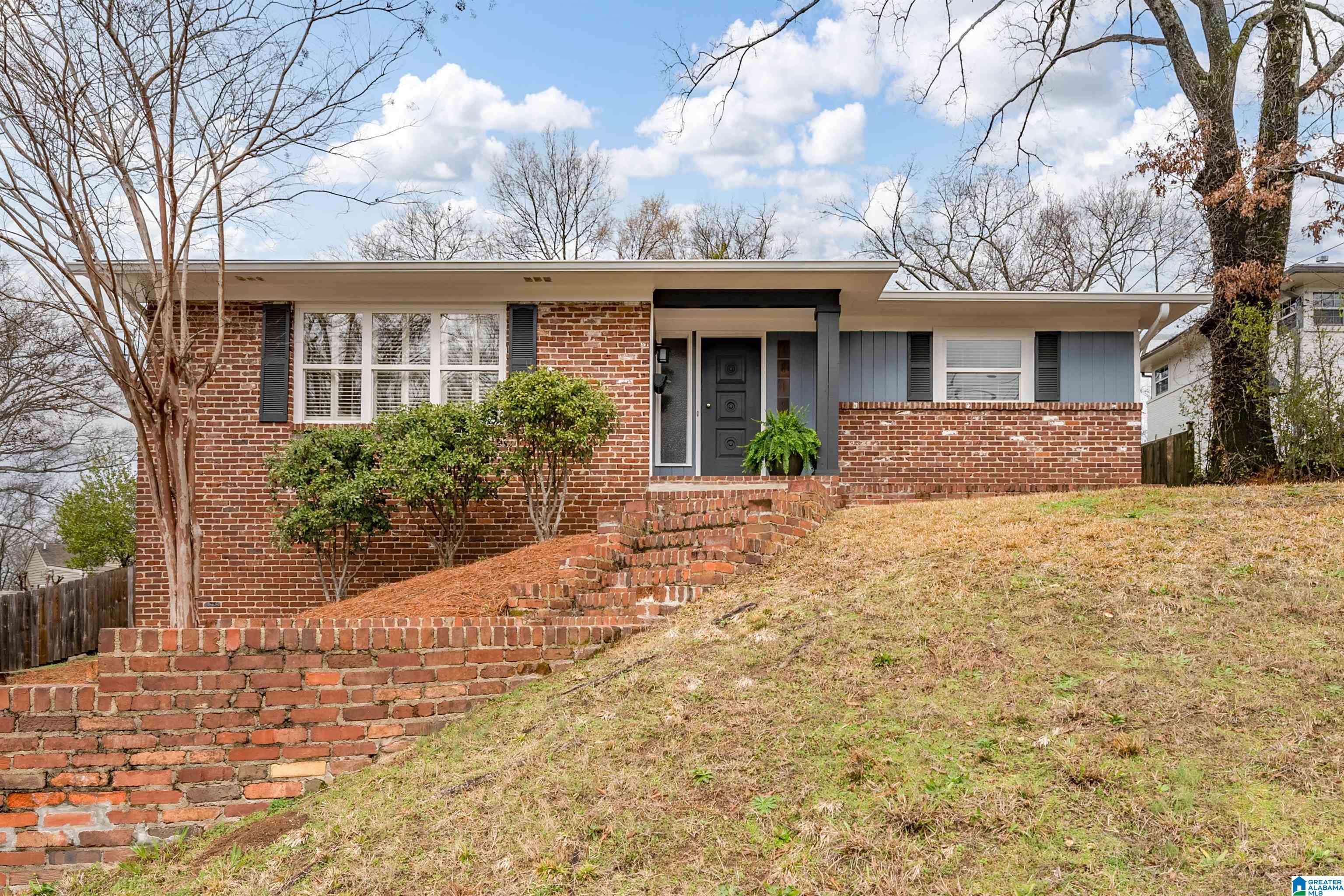 10th Ct S, Birmingham, AL 35222