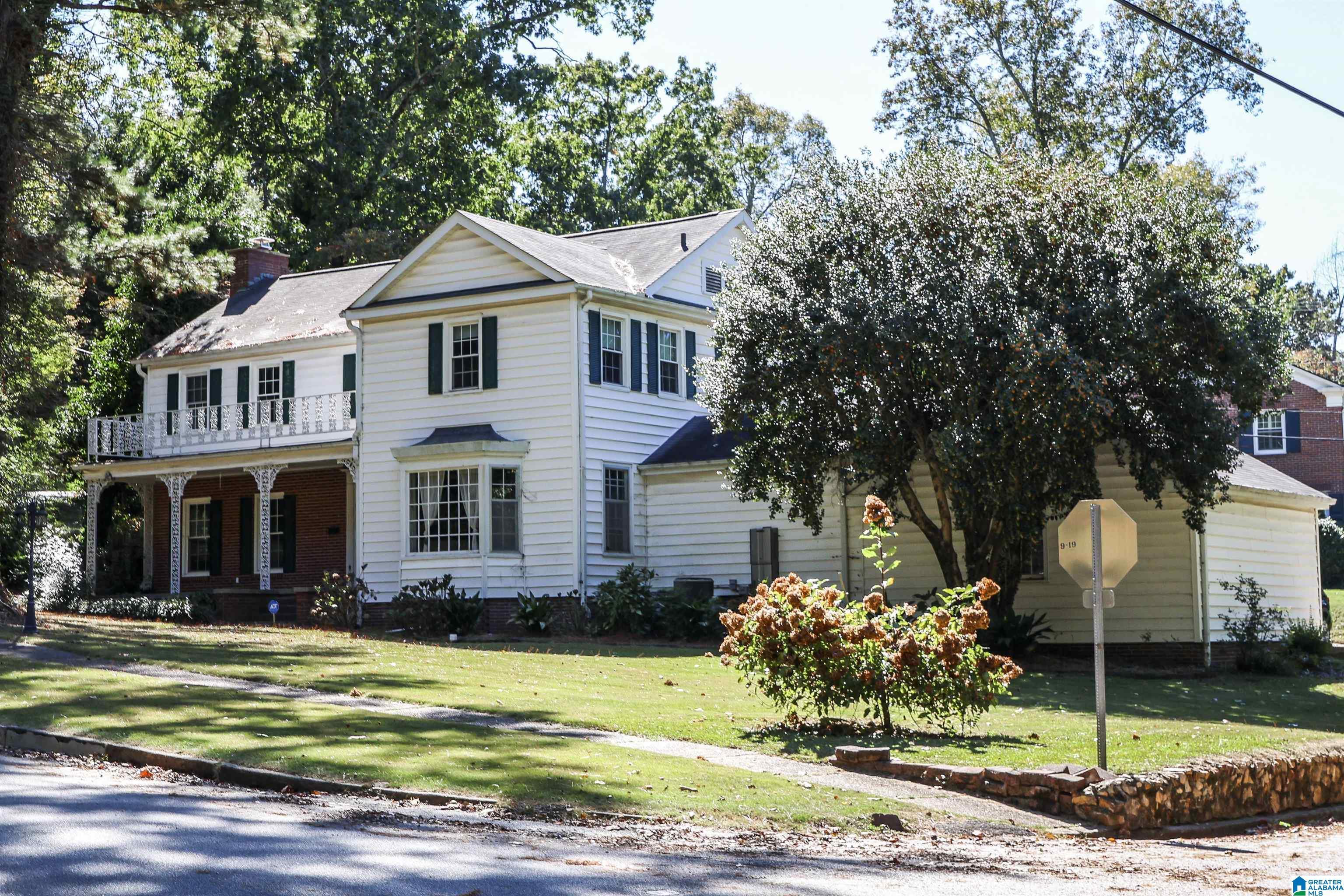 Sunset Dr, Anniston, AL 36207