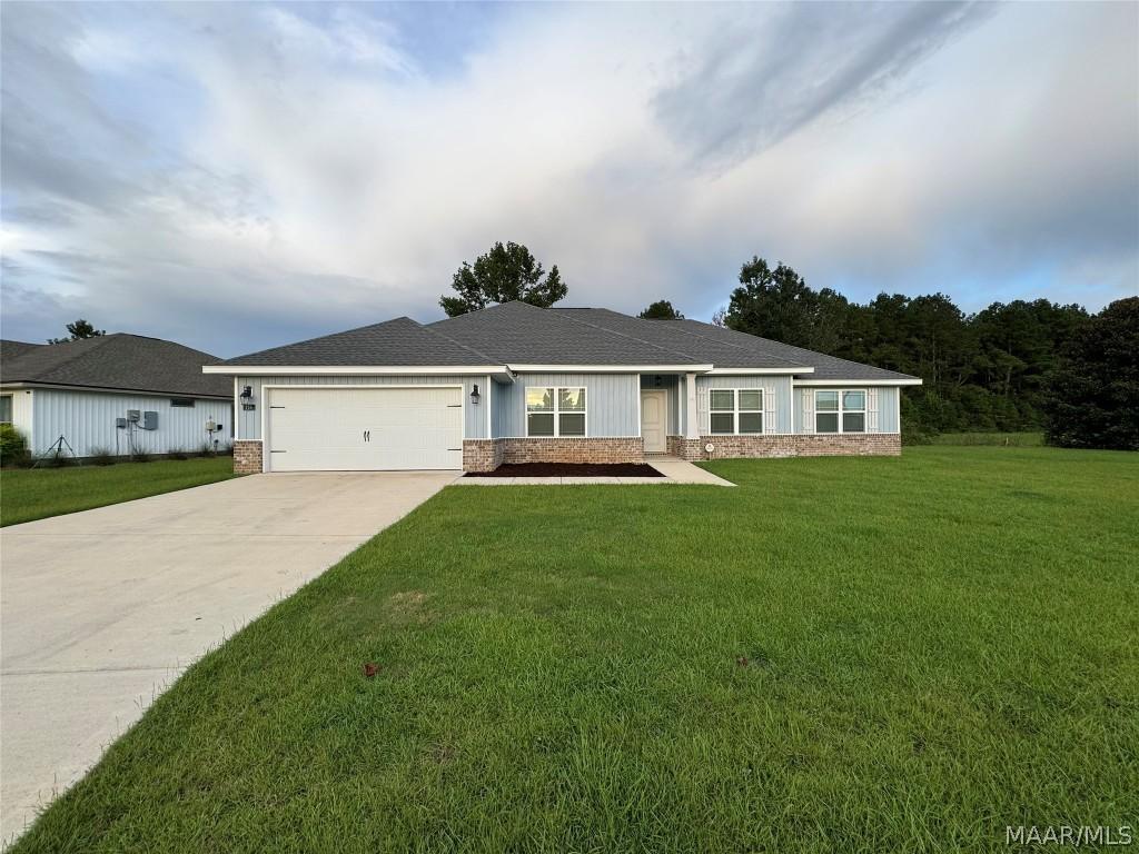 Cottage Ln, Atmore, AL 36502