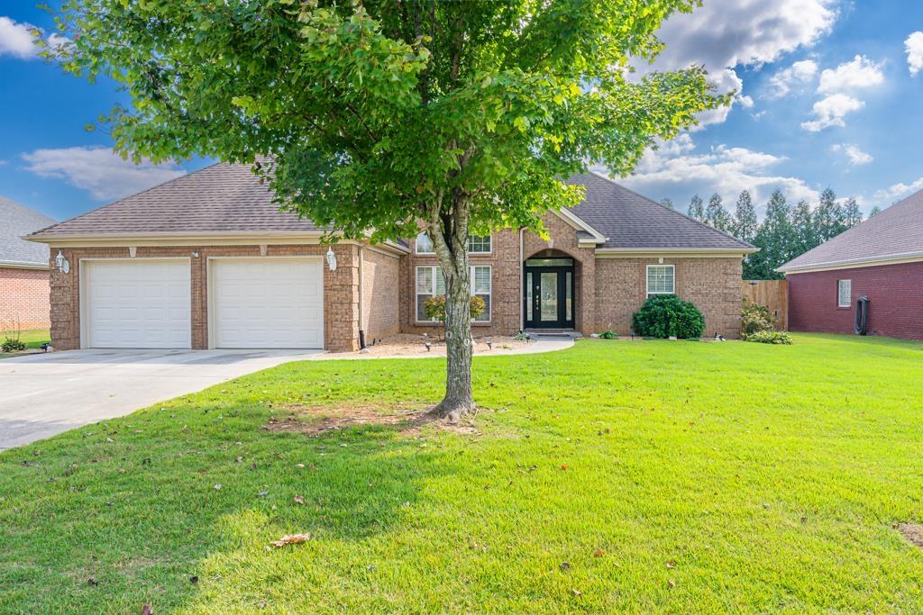 Double Oak Ct, Florence, AL 35633