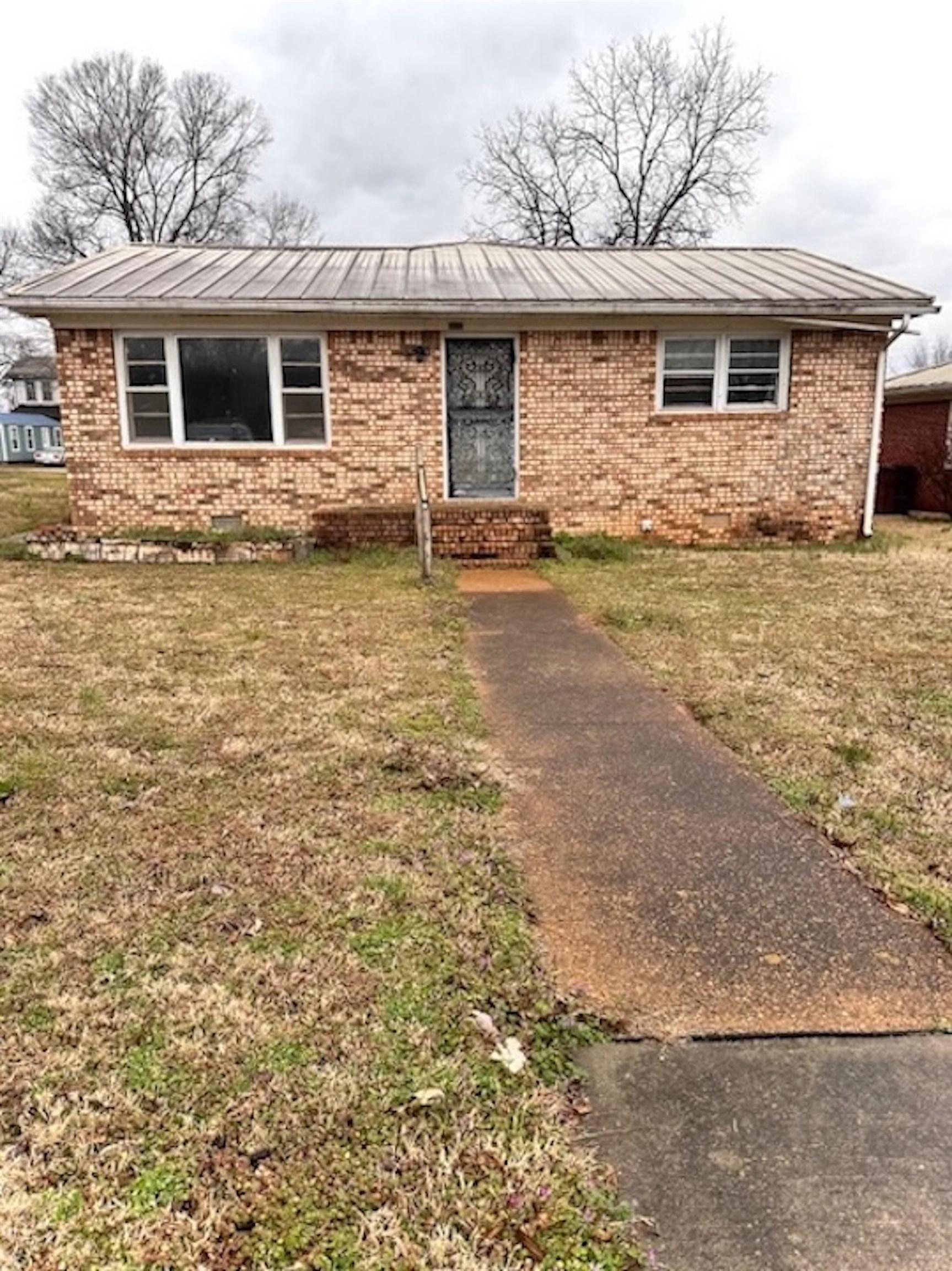 S Atlanta Ave, Sheffield, AL 35660