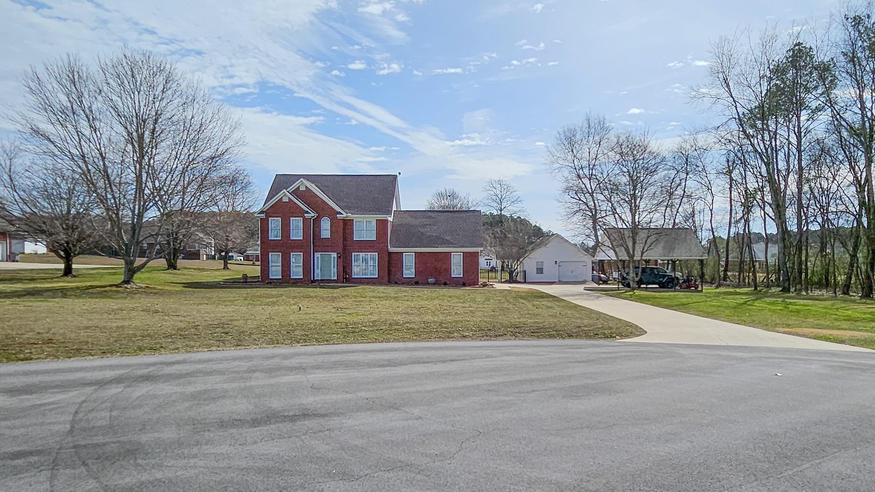 Reynolds Dr, Rogersville, AL 35652