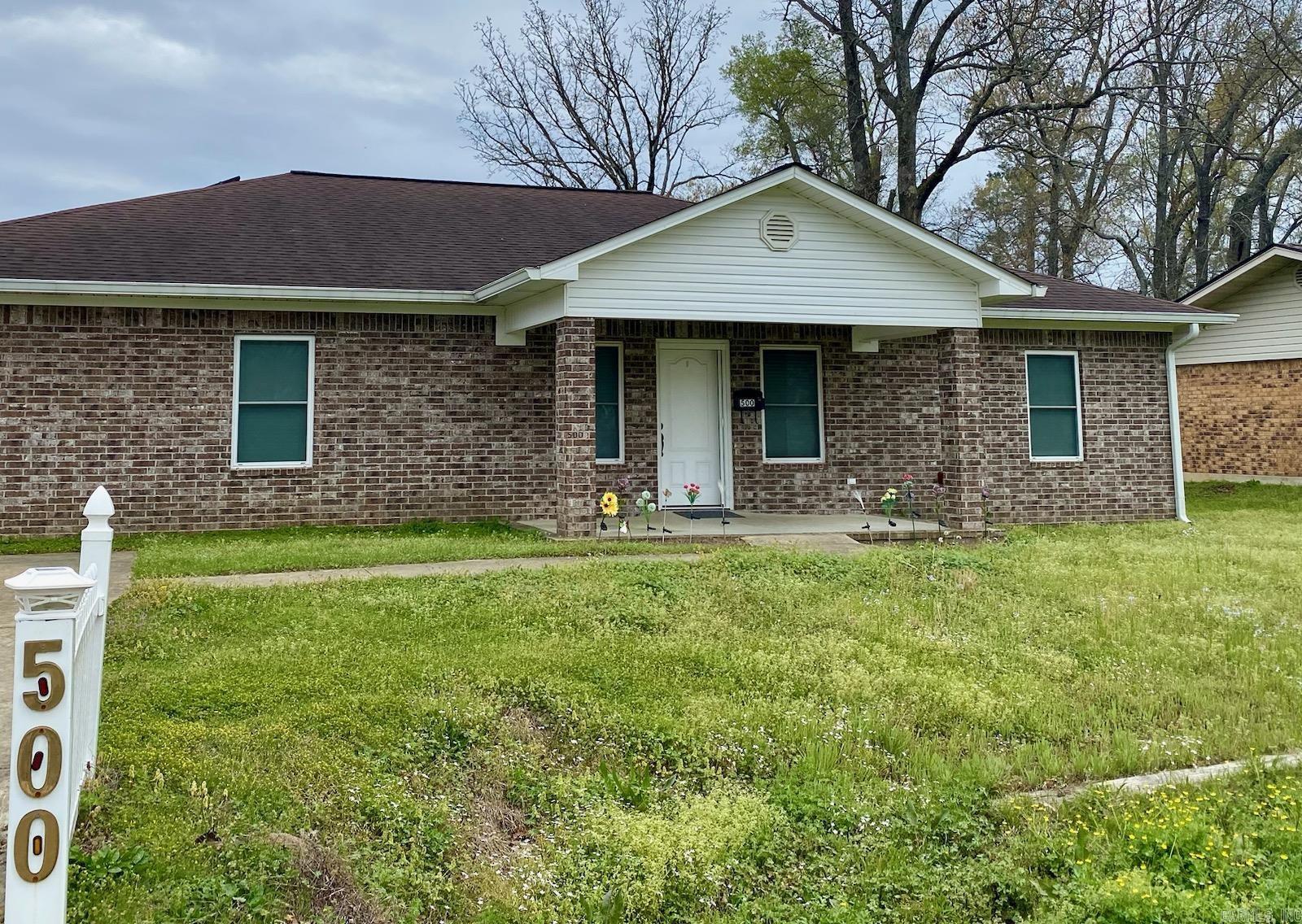 E Ingram St, Camden, AR 71701