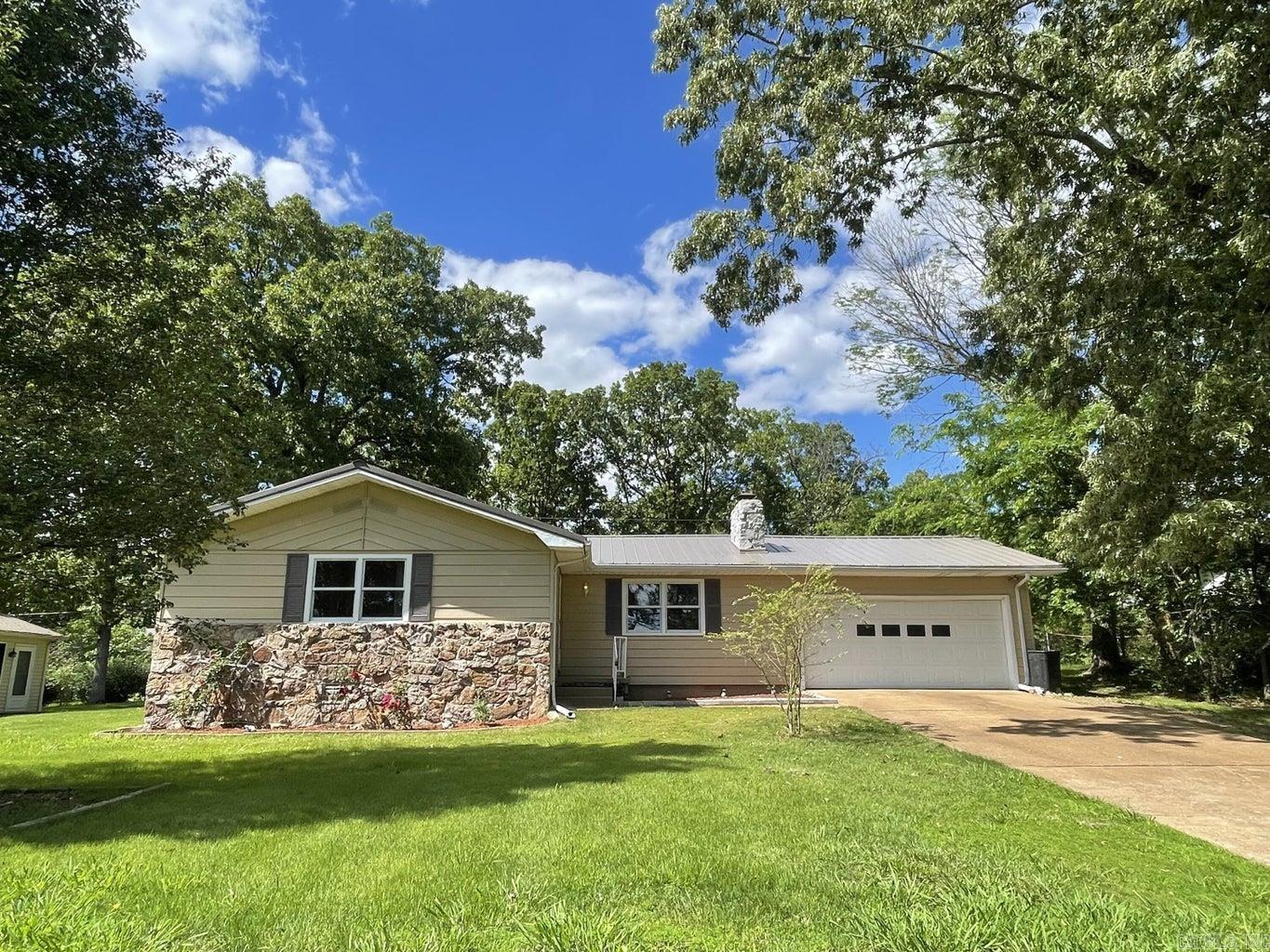 E Church St, Horseshoe Bend, AR 72512