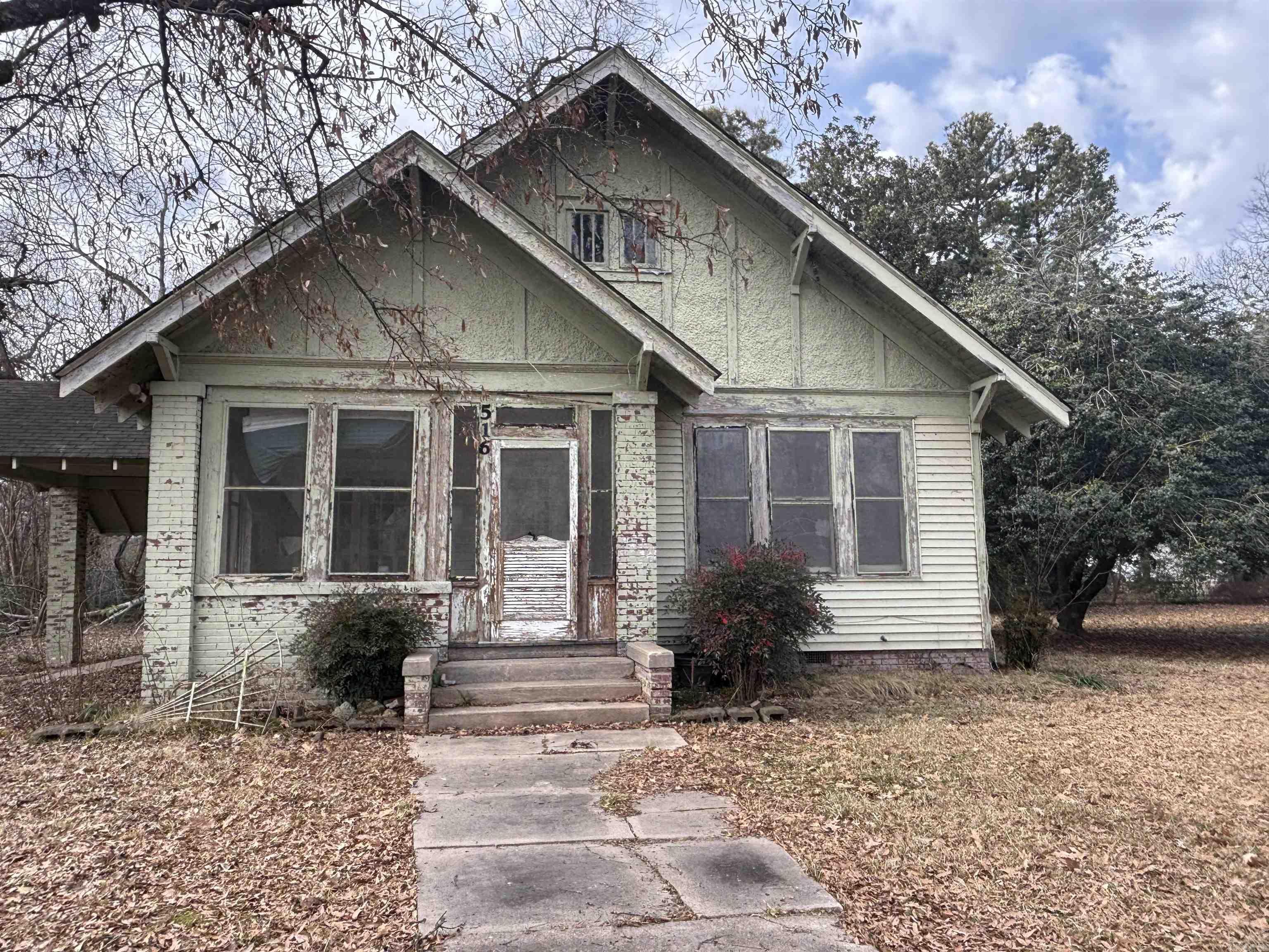 Park St, Lonoke, AR 72086