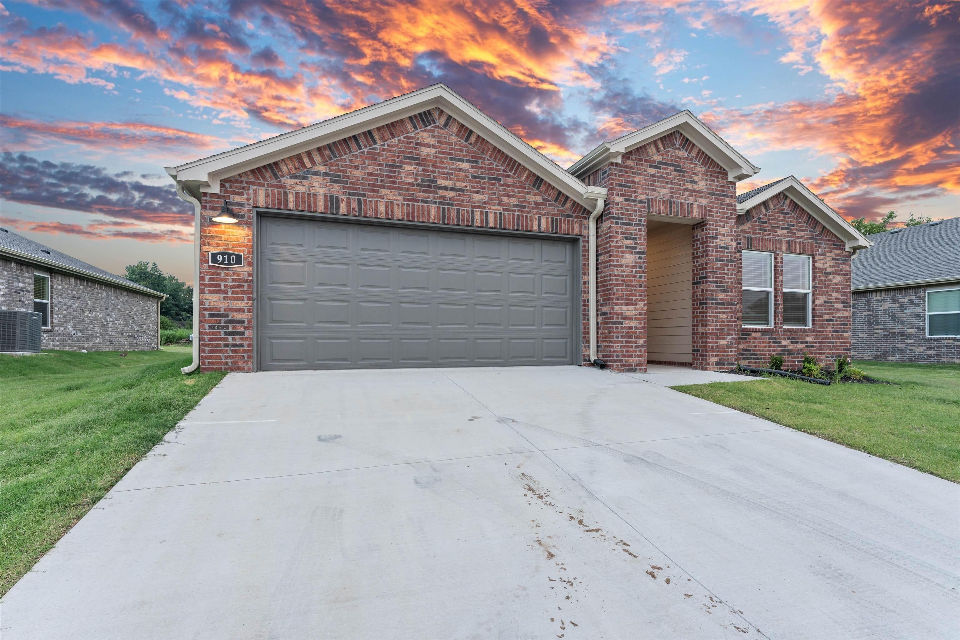 Fredonia Ct, Mayflower, AR 72106
