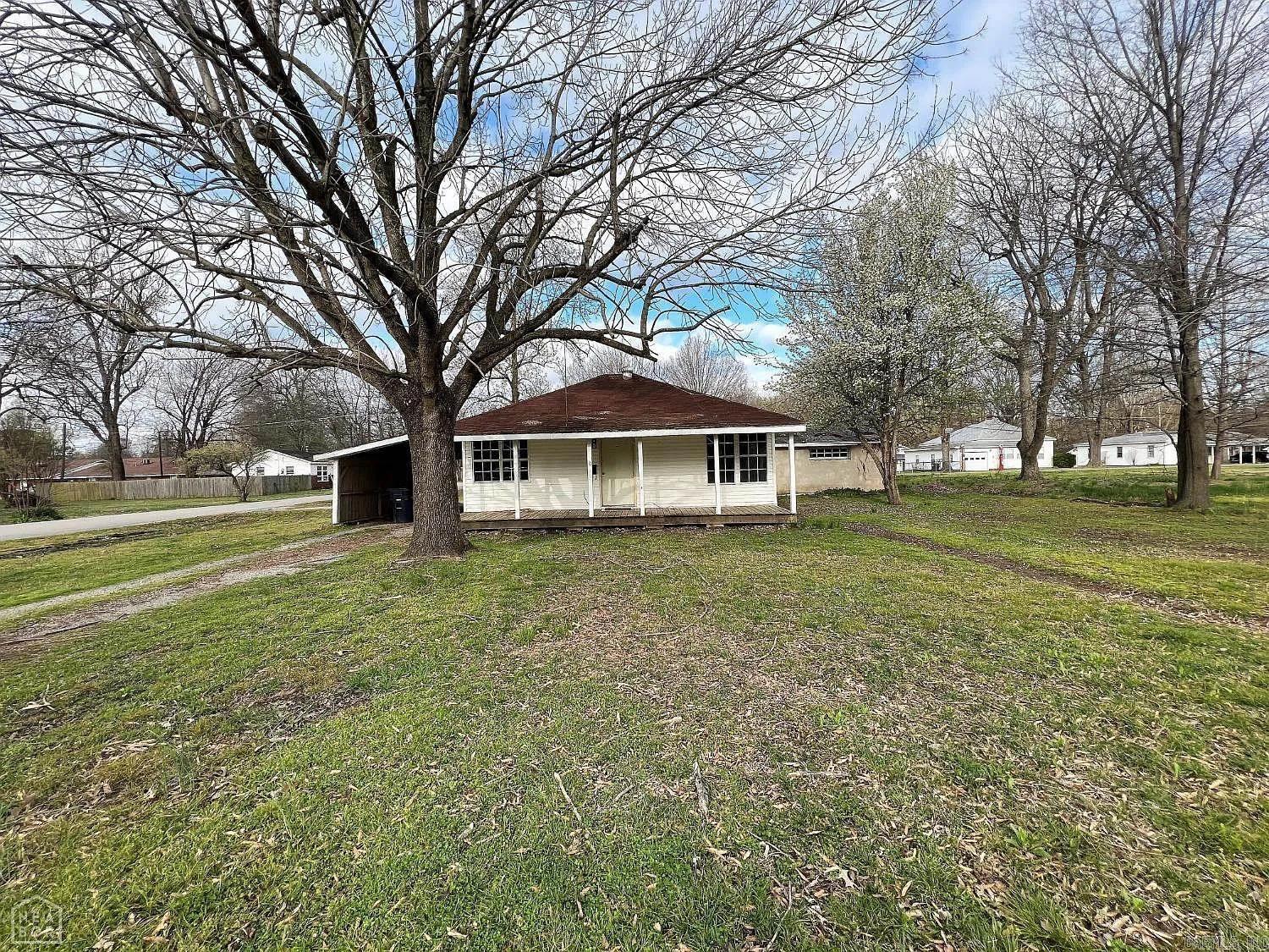 N Scurlock Ave, Piggott, AR 72454