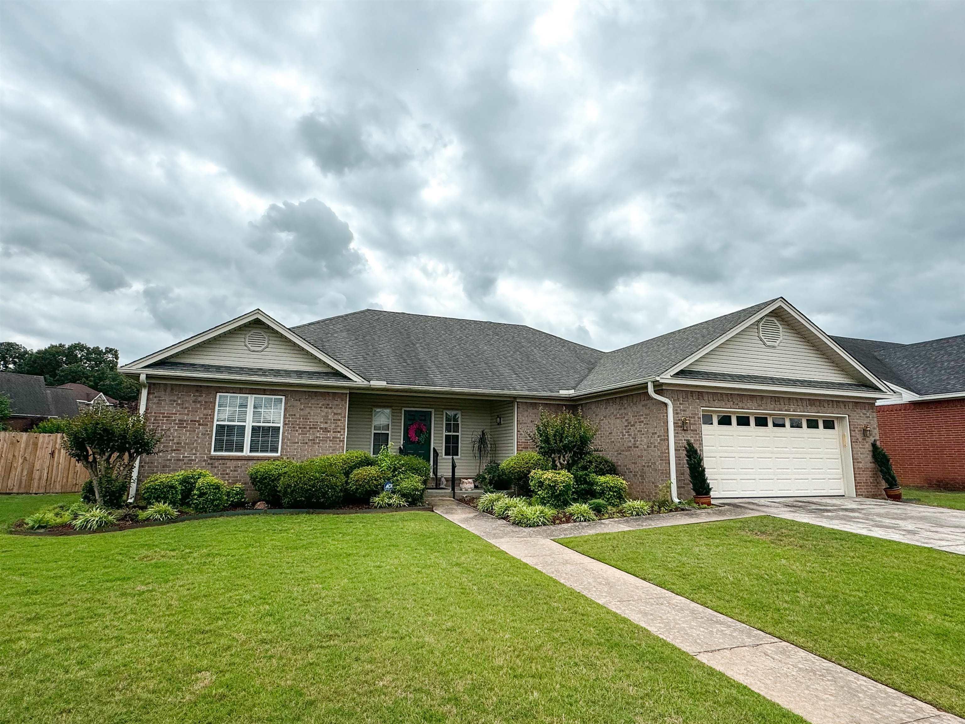 Brittany Ln, Searcy, AR 72143
