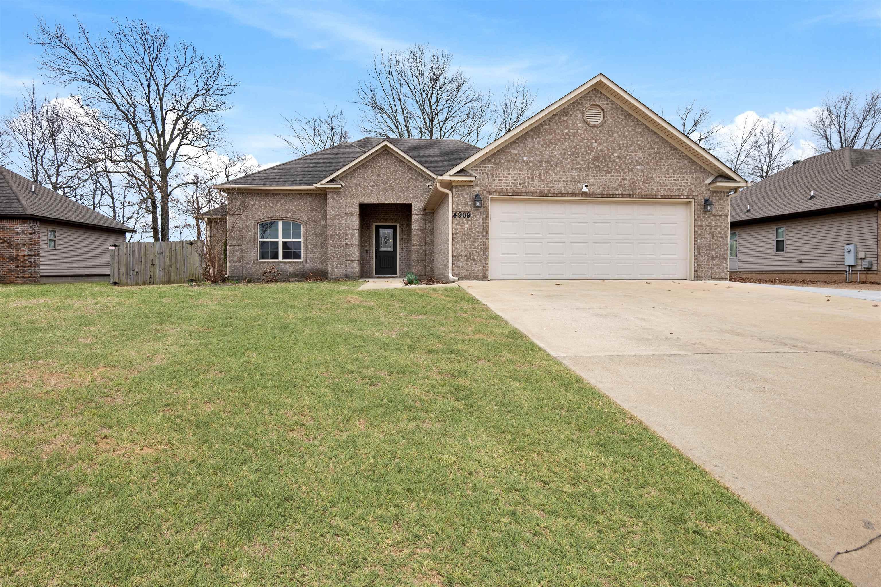 Lonoke Ln, Jonesboro, AR 72404
