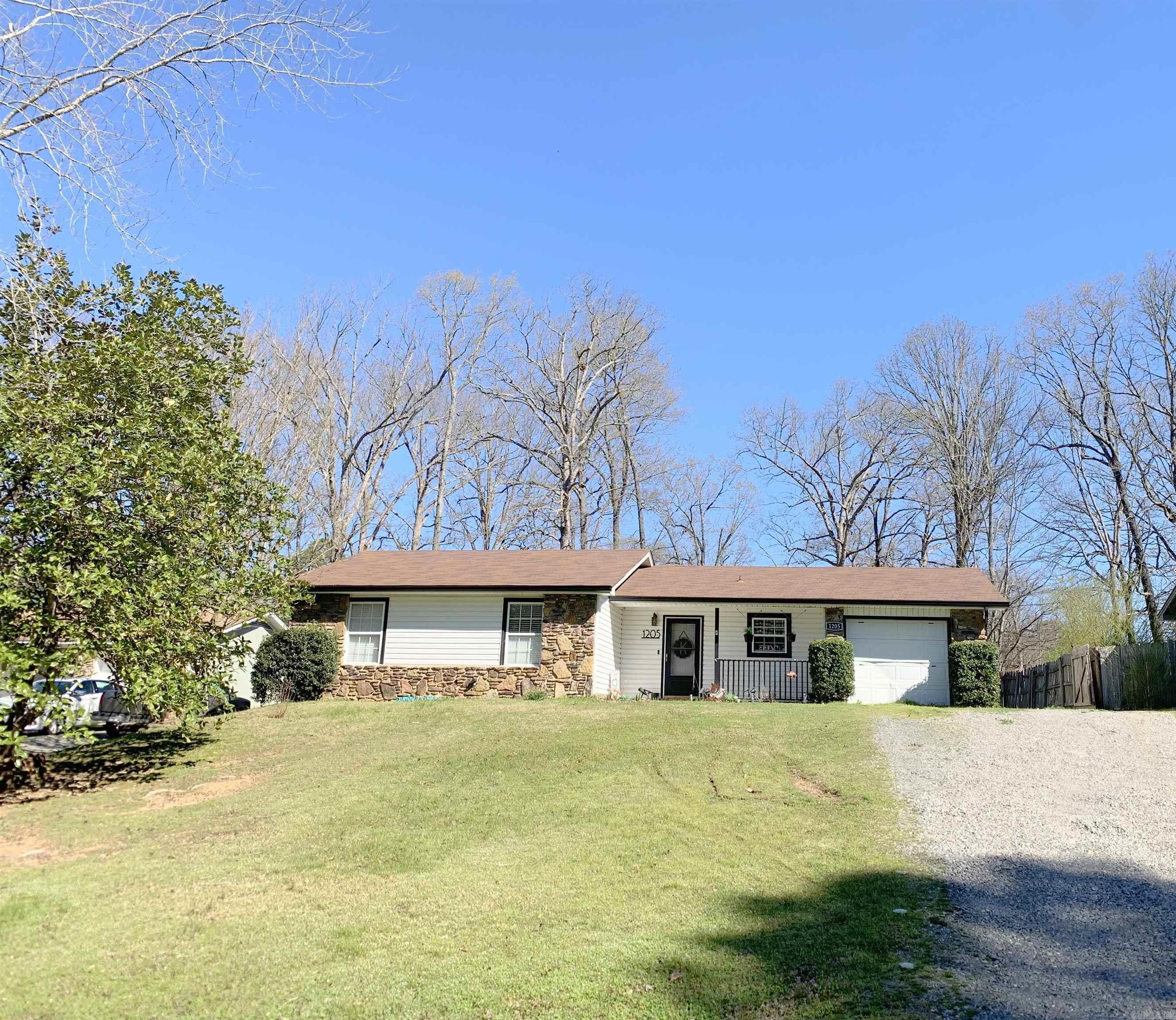 Donna Dr, Redfield, AR 72132