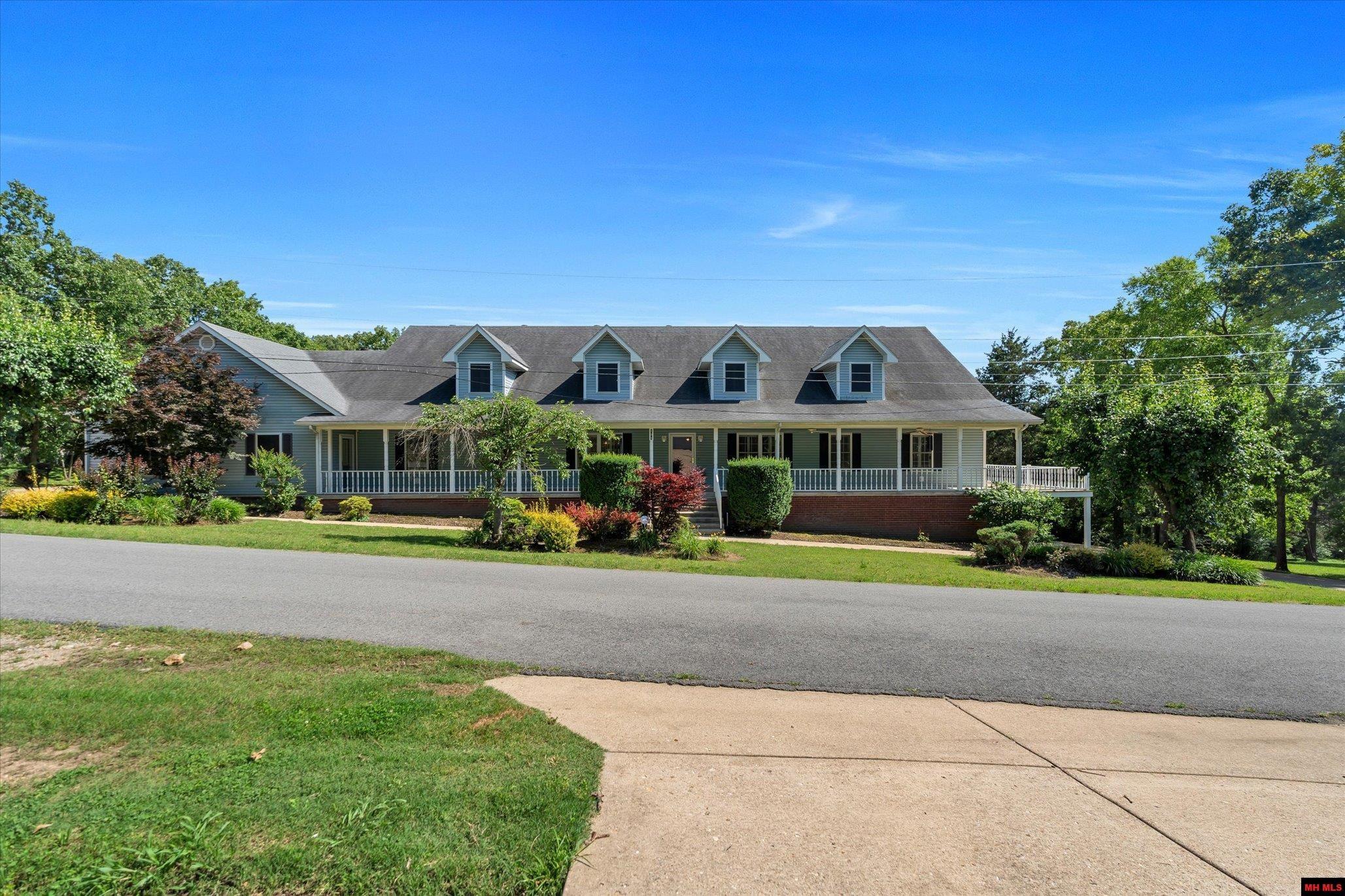 Wallick Dr, Cotter, AR 72626