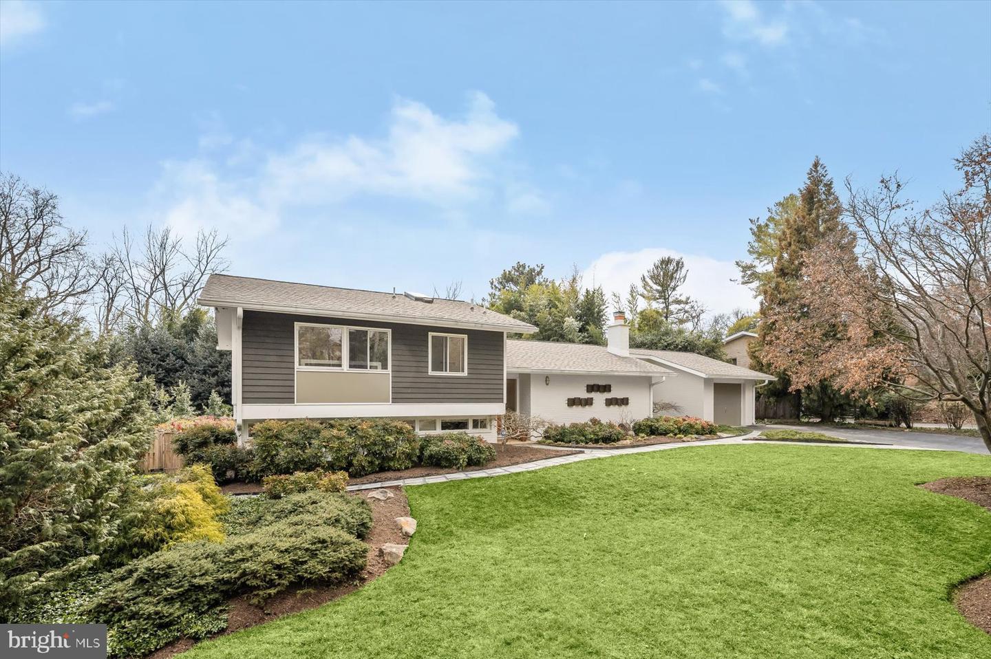 Lilly Stone Dr, Bethesda, MD 20817
