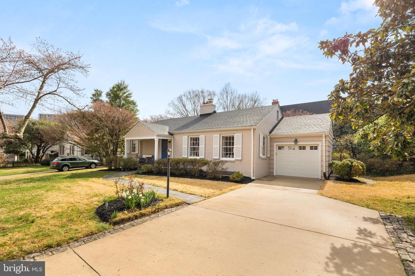 Falstone Ave, Chevy Chase, MD 20815