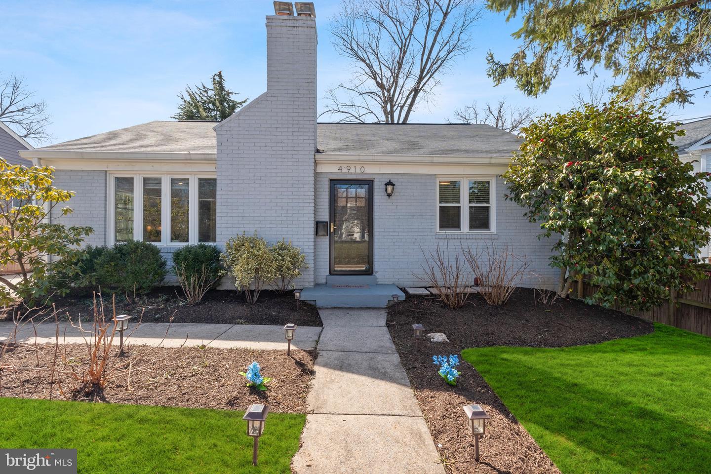 Cushing Dr, Kensington, MD 20895