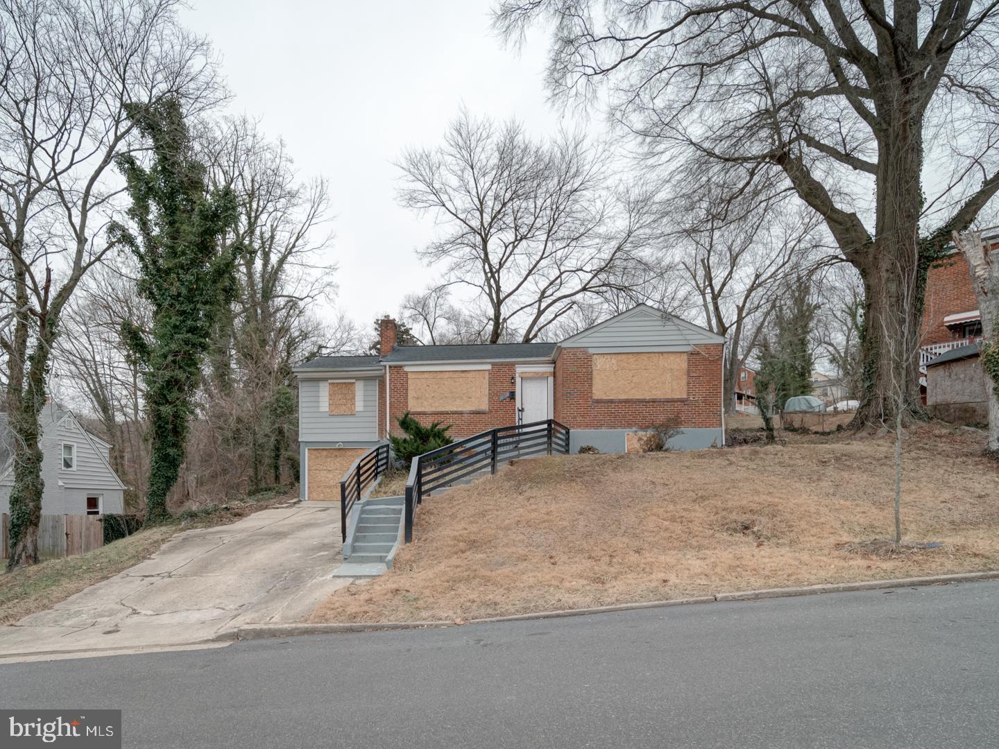 Shawnee Dr, Oxon Hill, MD 20745