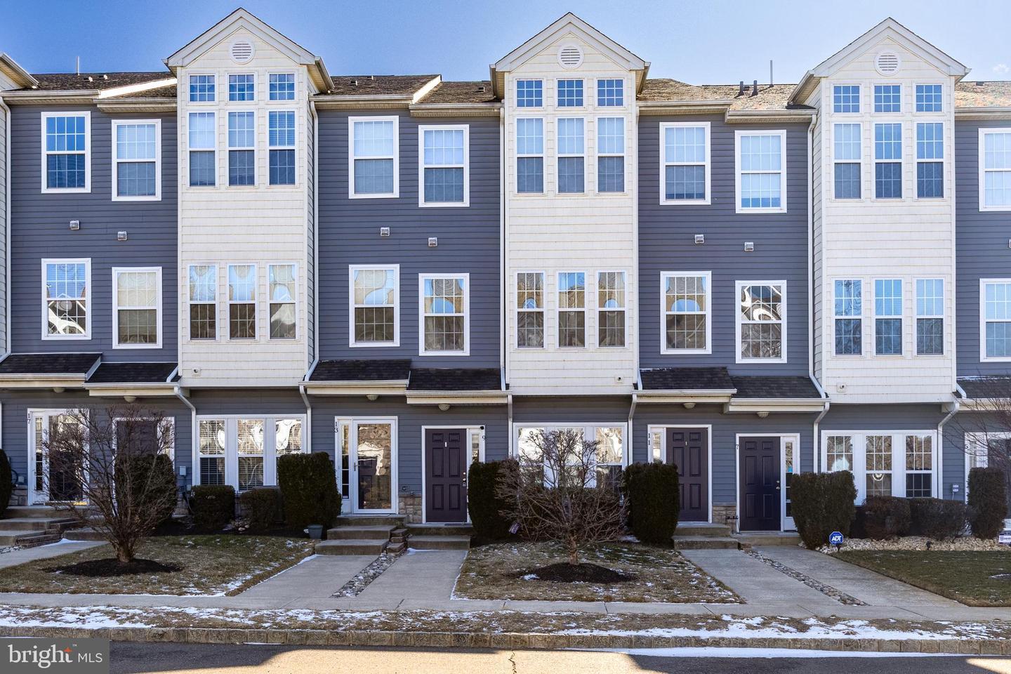 Fox Ct, Delran, NJ 08075