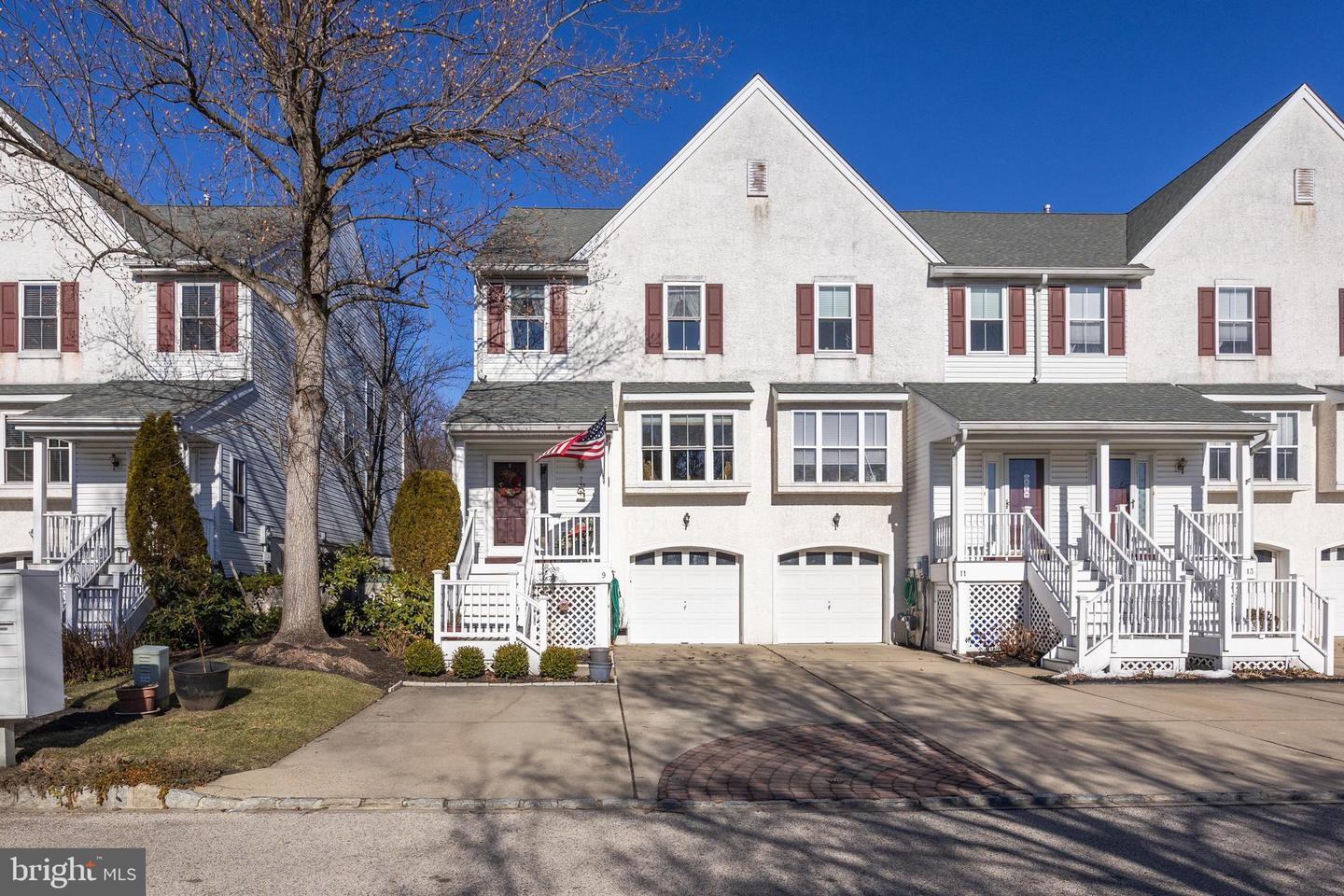 Crump Ln, Merchantville, NJ 08109