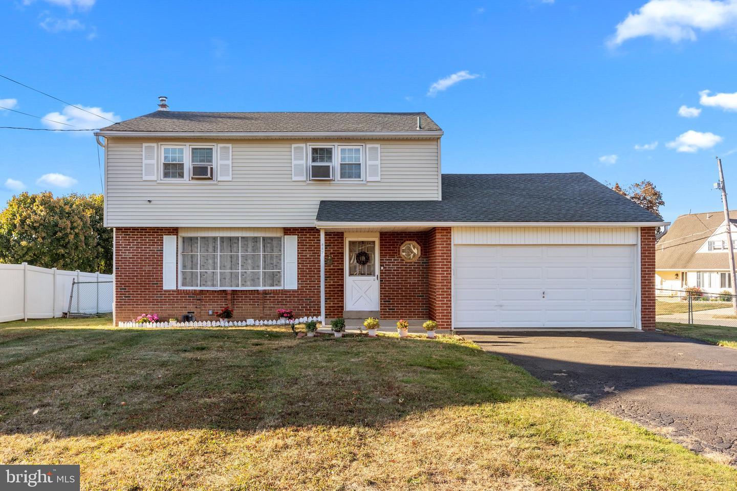 Rosewood Ave, Langhorne, PA 19047