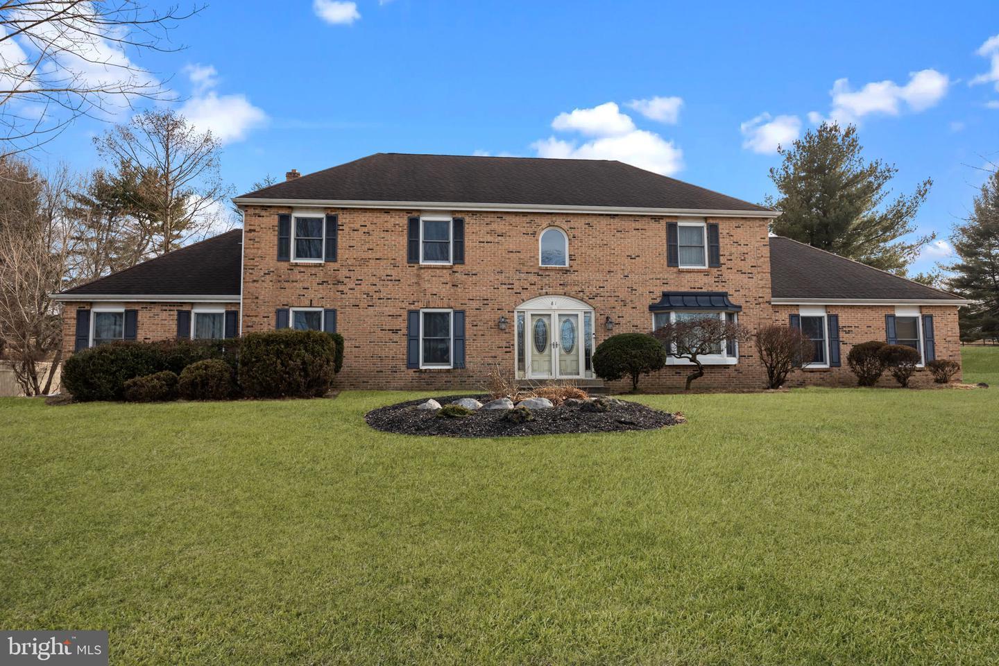 Brookside Dr, Southampton, PA 18966