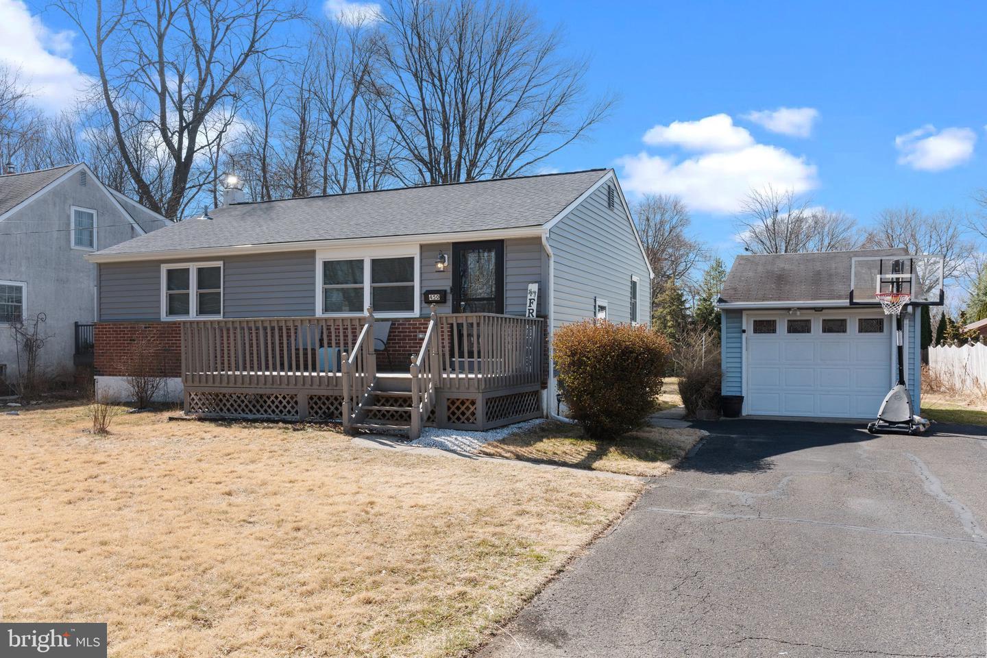 Juniper St, Warminster, PA 18974